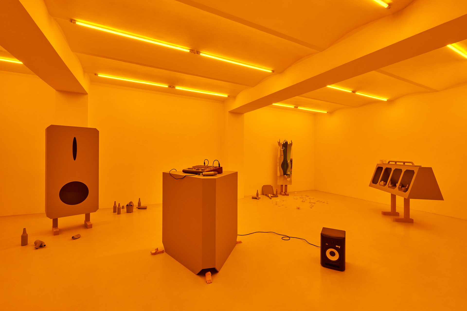 Parasite 2.0, Architecture parlante, 2020, Instalation, variable dimensions