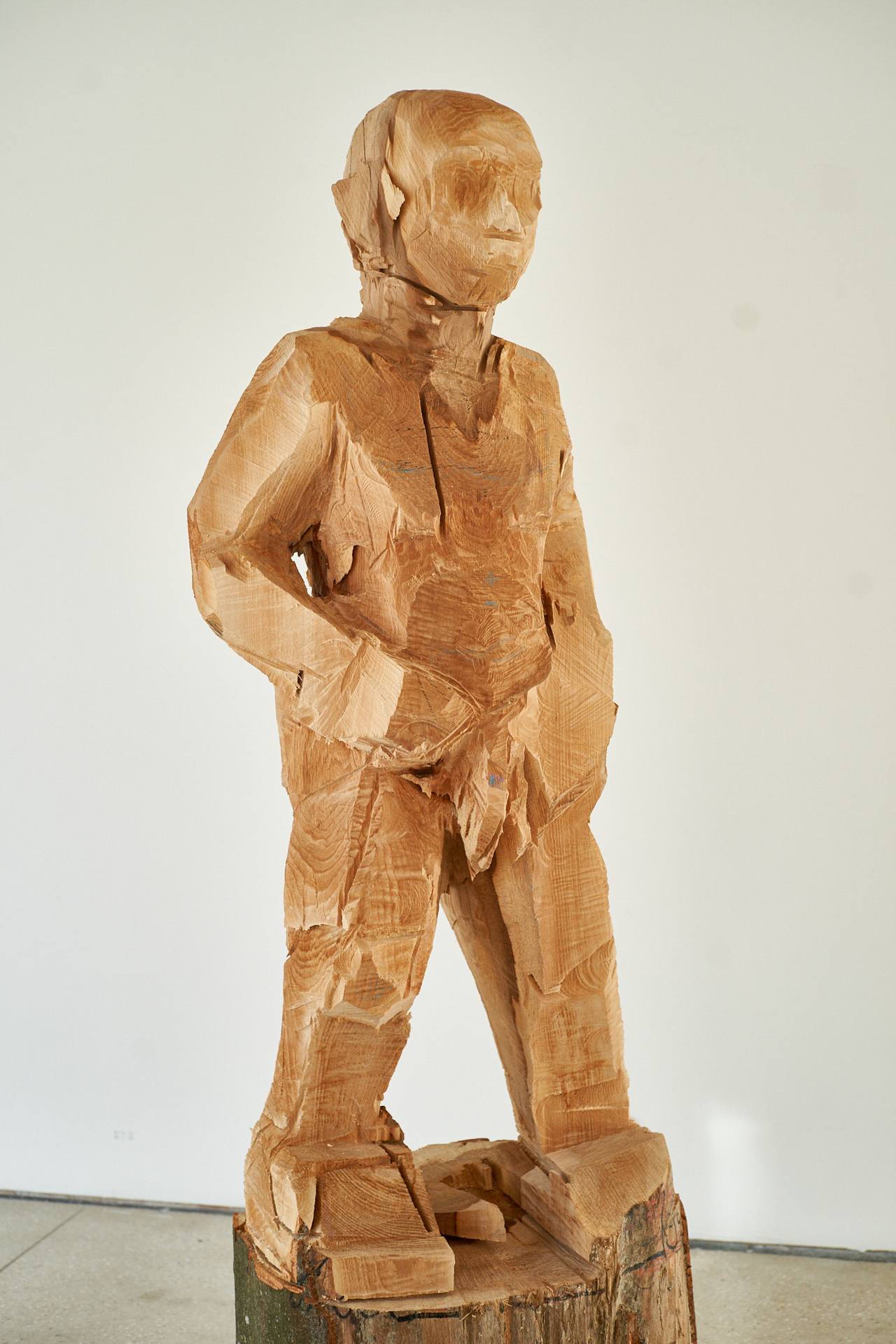 13. Christian Jankowski, Family Constellation, Christian, 2020, sculpture, wood, platform on rollers