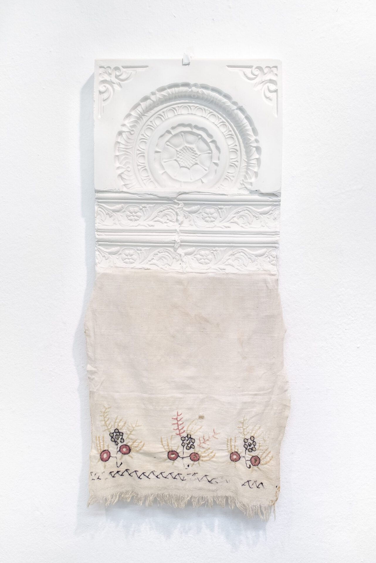 Ekin Su Koç, Altbau XVI, 2020, Lace, Fabric and Plaster, 35 x 50 x 4 cm