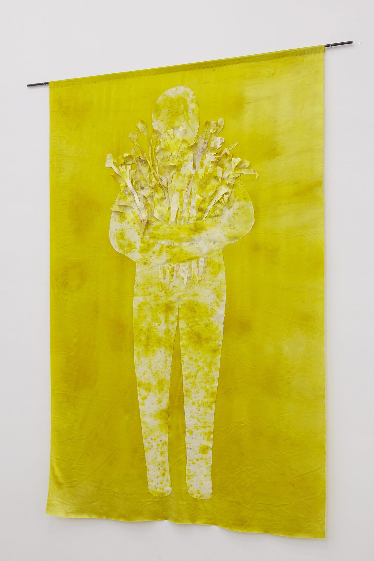 Sári Ember: Figure with flowers in yellow, 2020, plant dyed silk by Nikoletta Szakács, 150x100 cm,Photo: Sári Ember, courtesy of Ani Molnár Gallery