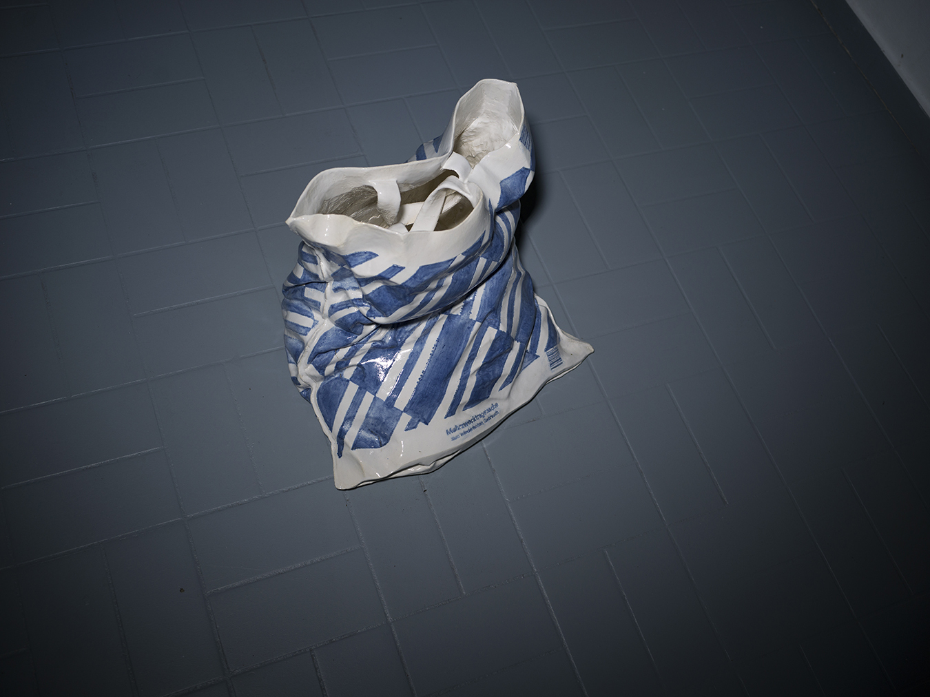 Su-Ran Sichling, Bag, Ceramic, 2008