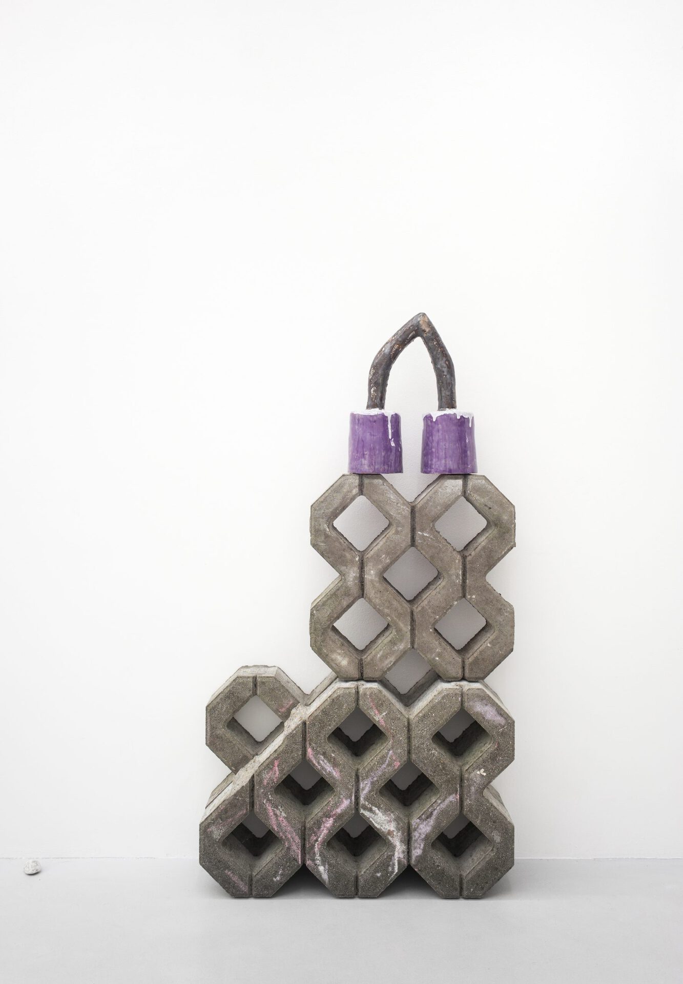 Harry Hachmeister, Violette, glazed ceramic, 25 x 11 x 34 cm, 2020