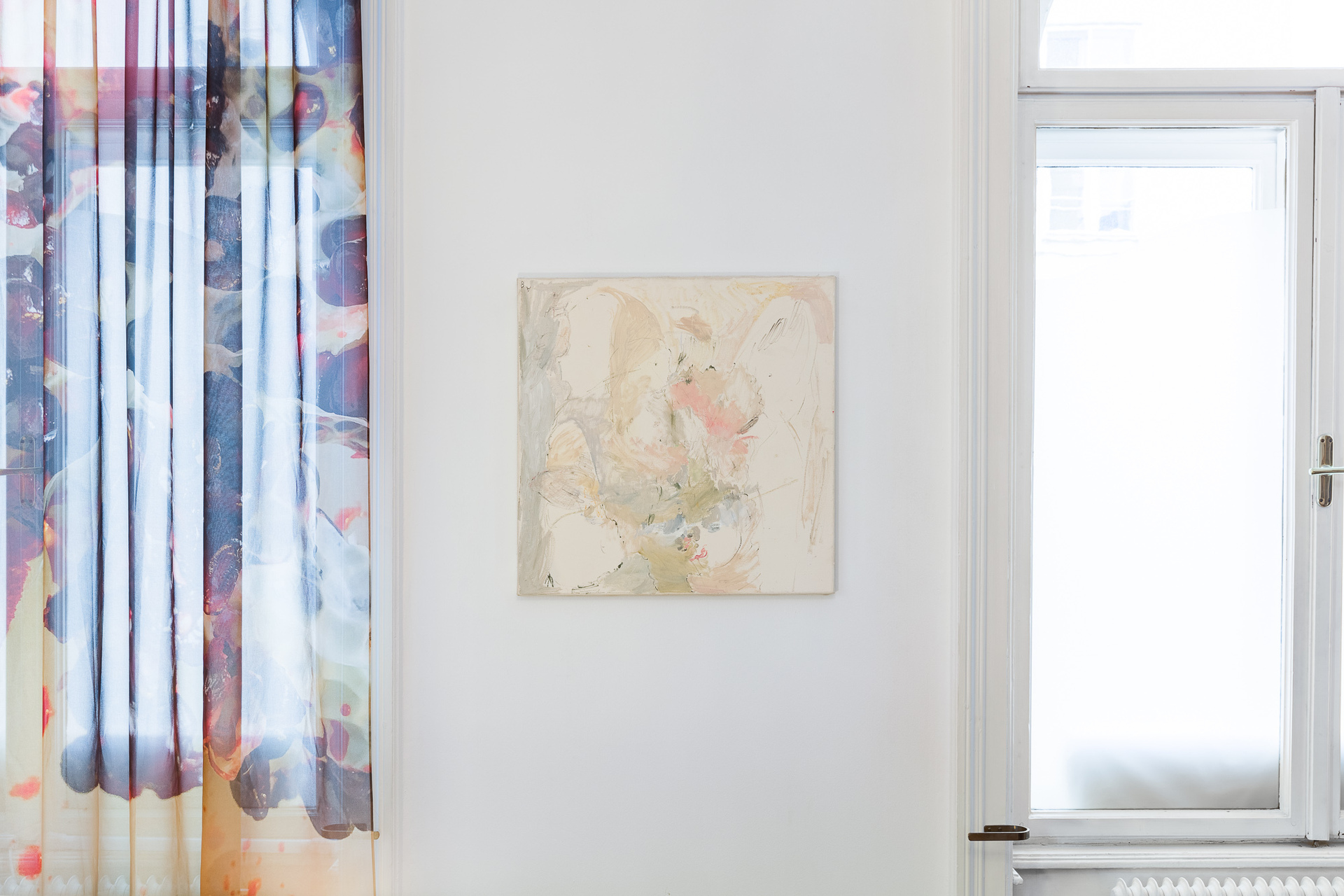 Installation view, Eilert Asmervik and Anaïs Horn: How do you feel about “Louˮ?, painting by Adrian Buschmann: AE, 2020, 60 x 60, oil on canvas, photo: Kunst-Dokumentation.com