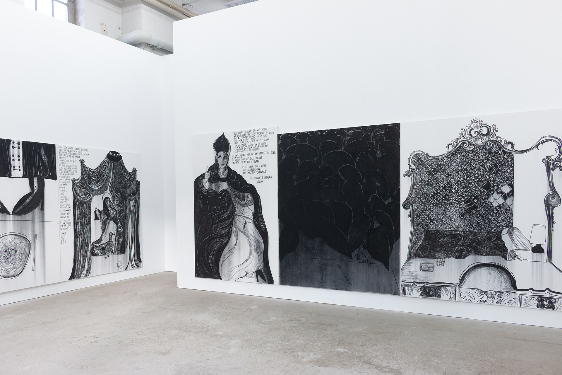 Sophie Schmidt, Knieberge, Installation View (San Gennaro mit Mathilde de la Mole, Vögel, Bett in Neapel, 2020, charcoal on canvas, 210 x 150 cm, 200 x 160 cm)
