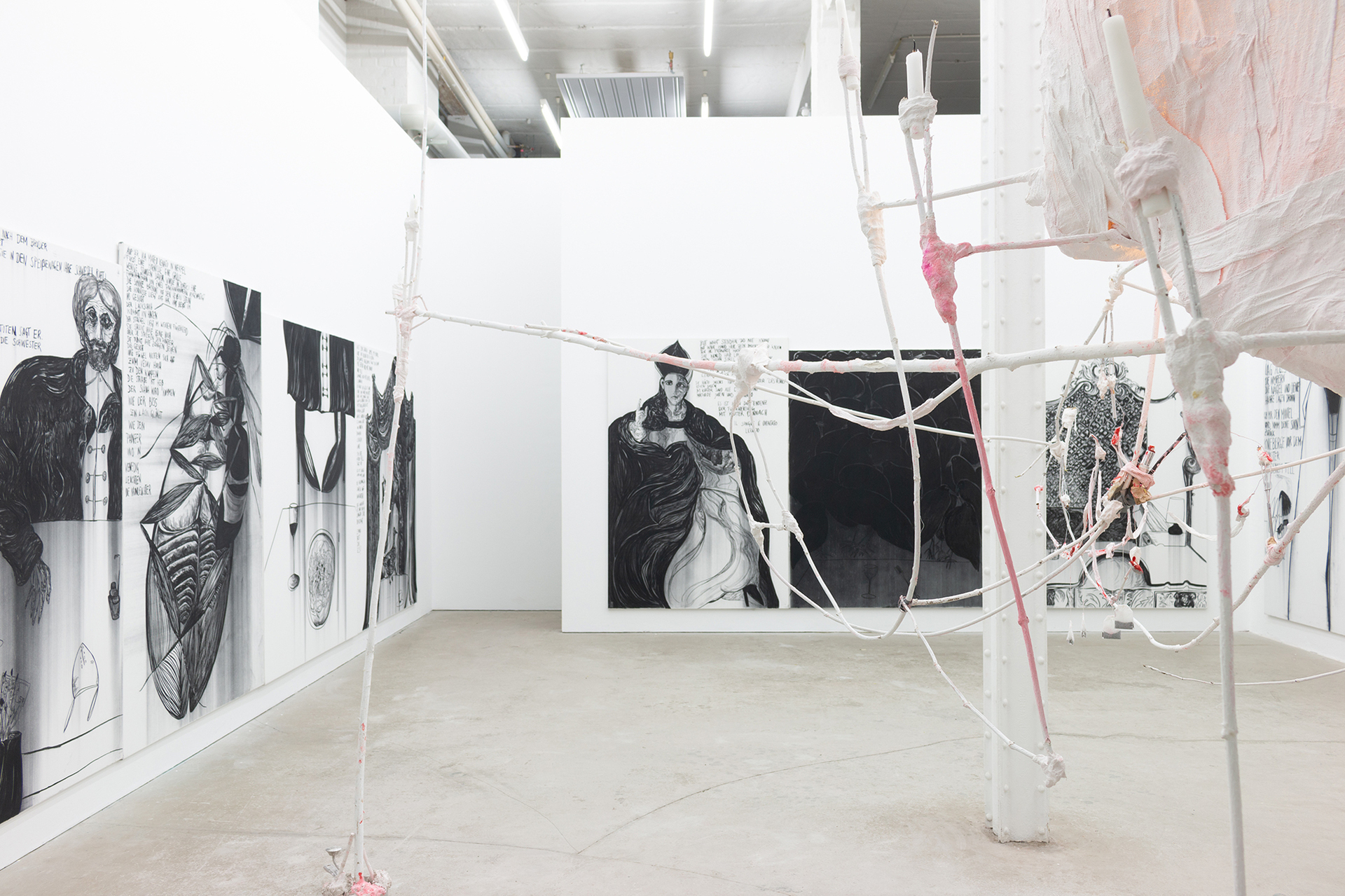 Sophie Schmidt, Knieberge, Installation View