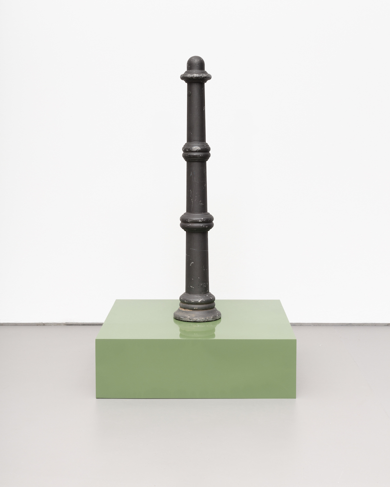 Marte Eknæs, Bollard (Berlin 2), 2020, powder coated steel bollard, MDF, epoxy, h= 150.5 cm (bollard: 87.5 x 17 cm; plinth: 18 x 60 x 60 cm)