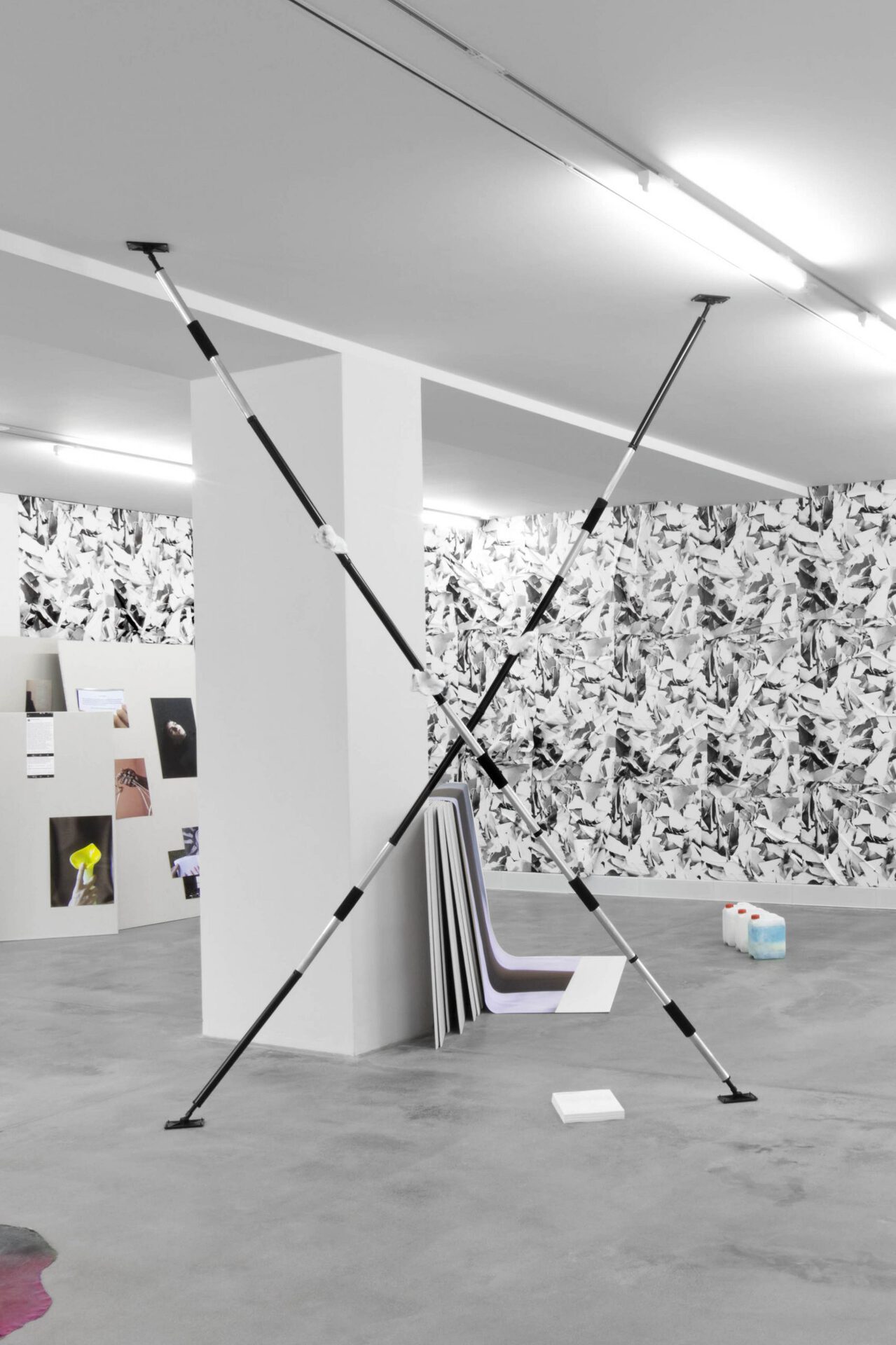 Katarína Dubovská ‚UPATEOA_hybrid (Image Mass, Moulded)‘ image fragments, synthetic material, tensioners, 360 x 360 cm, 2018/2019