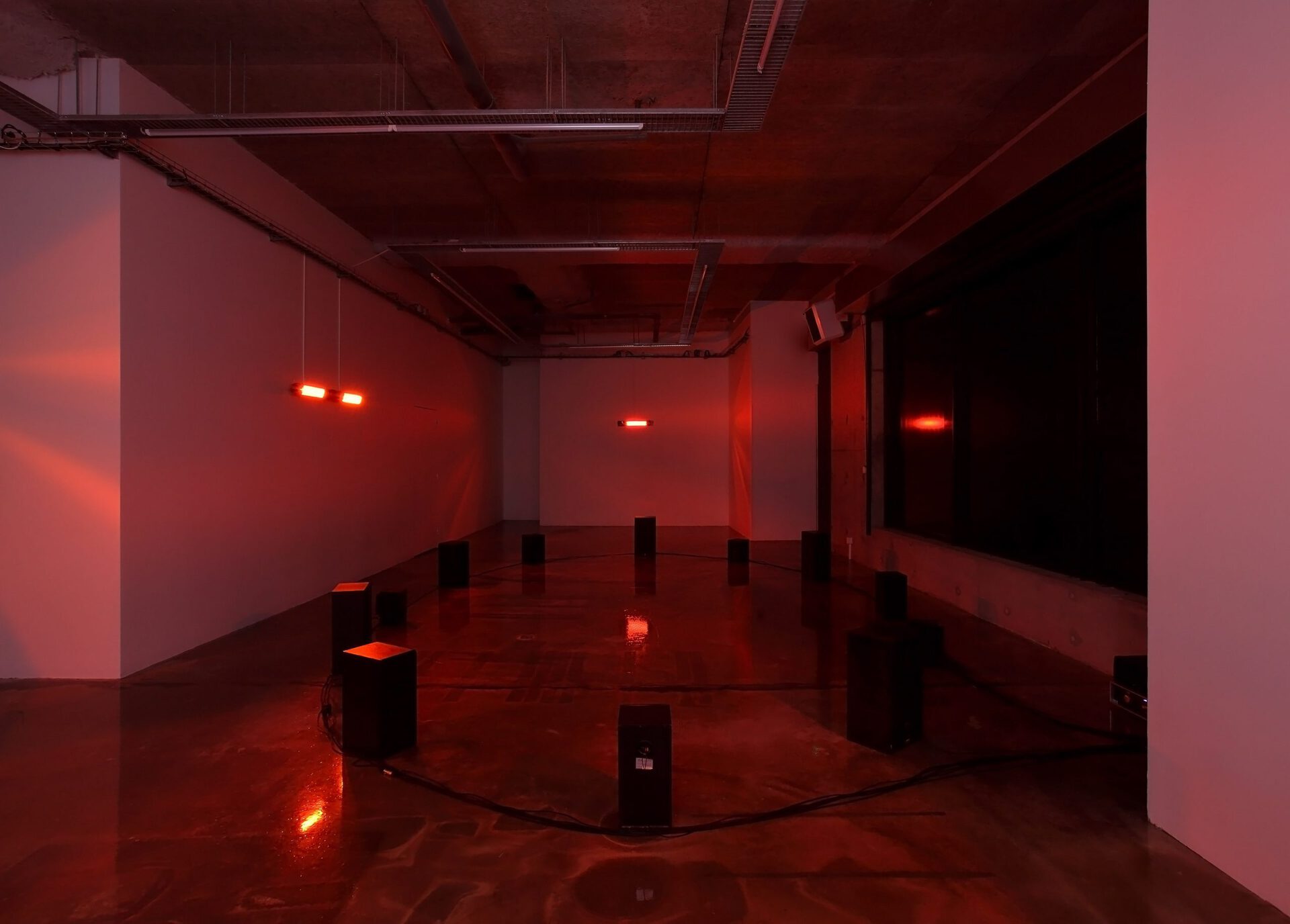 Aphélie, toutes les étoiles sont déjà mortes, 2021, exhibition view, Centre d'art Ygrec-ENSAPC