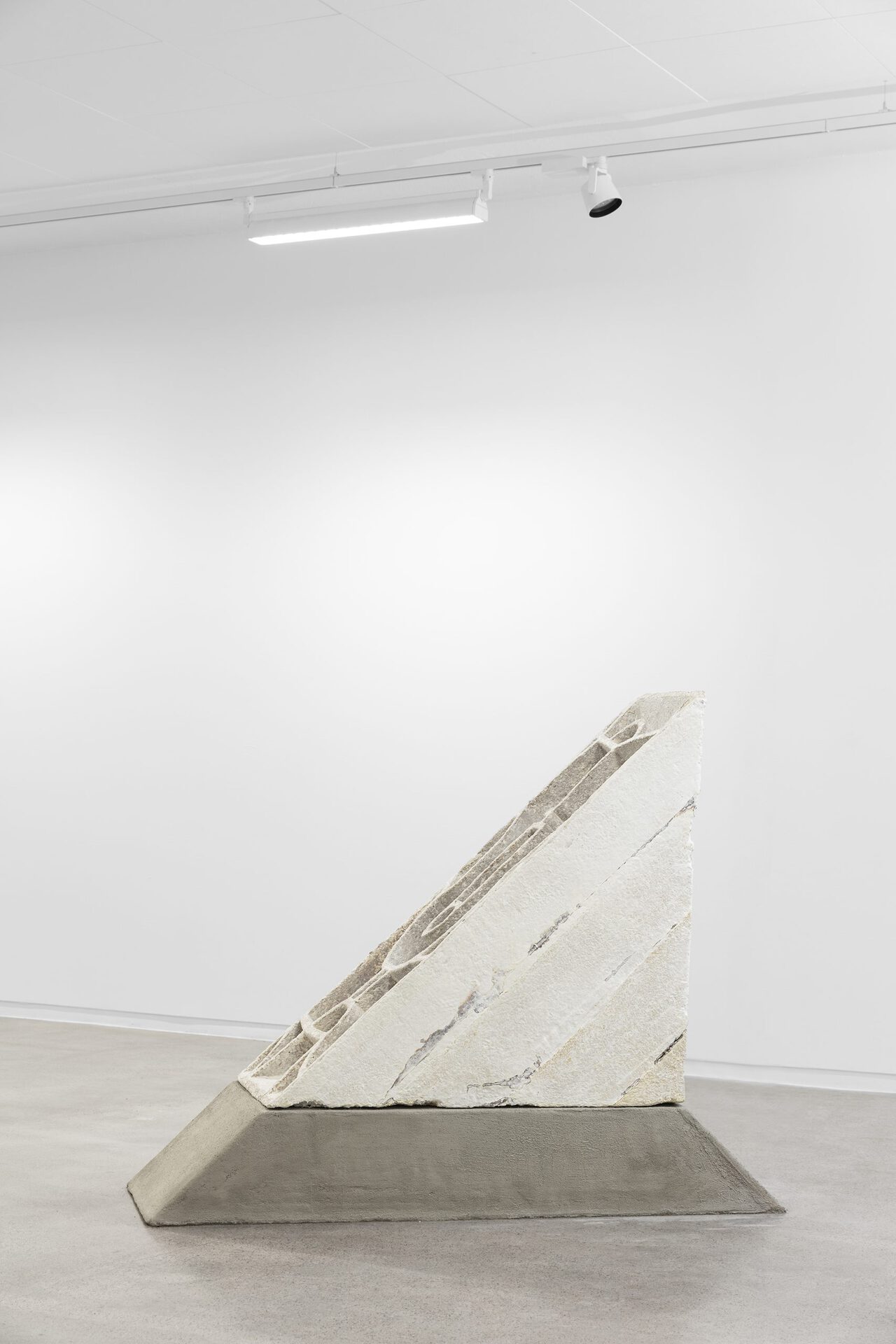 Johanne Hestvold, Commemoration (Treptower Park), 2021, Mycelium composite and reinforced concrete, 126 x 155 x 50 cm