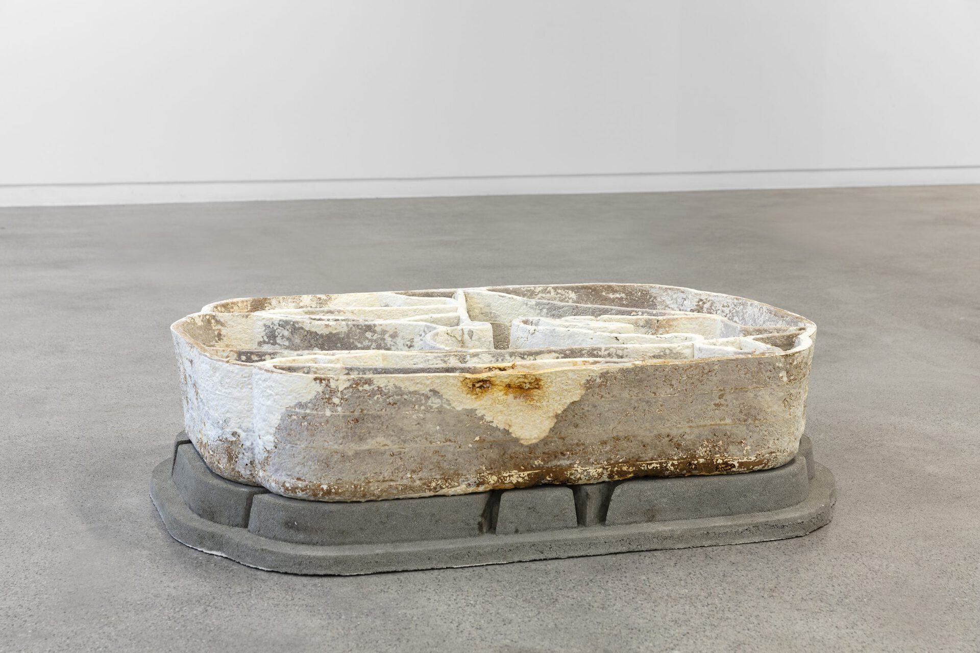 Johanne Hestvold,Divination (Pasargadae Garden), 2021 Mycelium composite and reinforced concrete, 37 x 124 x 84 cm