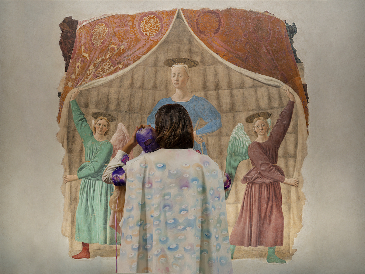 Lucia Leuci, Sculpture (Piero), 2017-2020, resin, fabric, synthetic hair, stuffing, yarn, nacre, 64x50x16 cm; Elbow pads, 2020, resin, synthetic hair, nylon, plastic, variable dimensions; Mantella, 2020, fabric, acrylic paint, watercolors, variable dimensions. Installation view in Endless Nostalghia, Madonna del Parto Museum, Monterchi, AR, IT, 2020. Courtesy of the artist, 101 Numeri Pari and Treti Galaxie