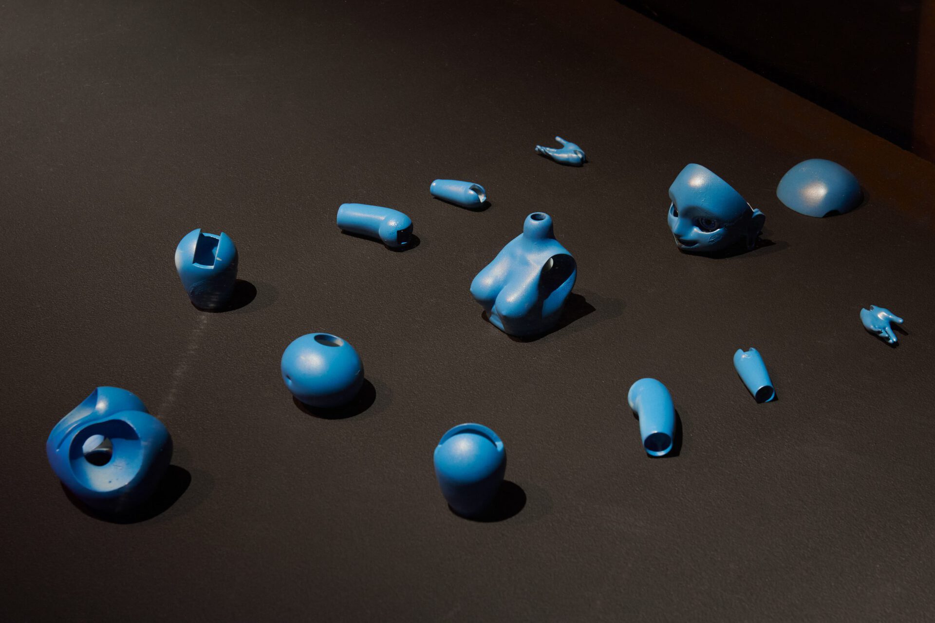 Giulia Essyad, BLUEBOT STUDIES (WINDOW) (detail), 2020, "A Selene Blues", Fri Art, 2020. Photo Guillaume Python. Courtesy of Fri Art Kunsthalle