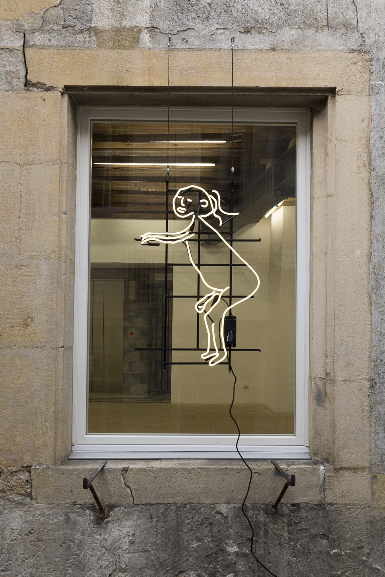 Ruiz Stephinson, Guardian (maybe pregnant with a penis), 2020, neon, high voltage transformer, aluminium, galvanized steel, 90 x 62 x 18 cm