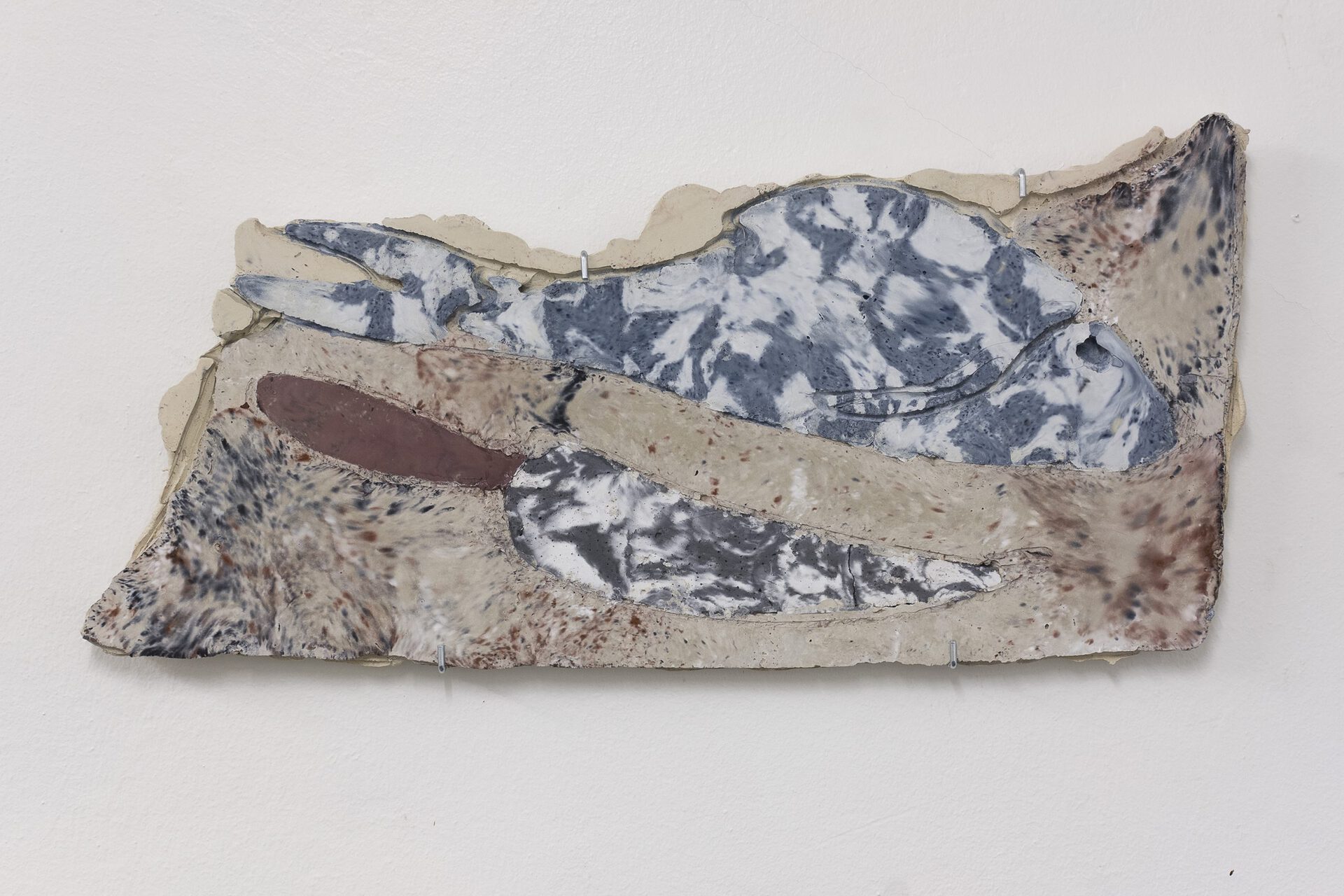 Zuzanna Czebatul, The Cut (Fish), 2020, Concrete, pigments, 31 x 66 x 3,5 cm