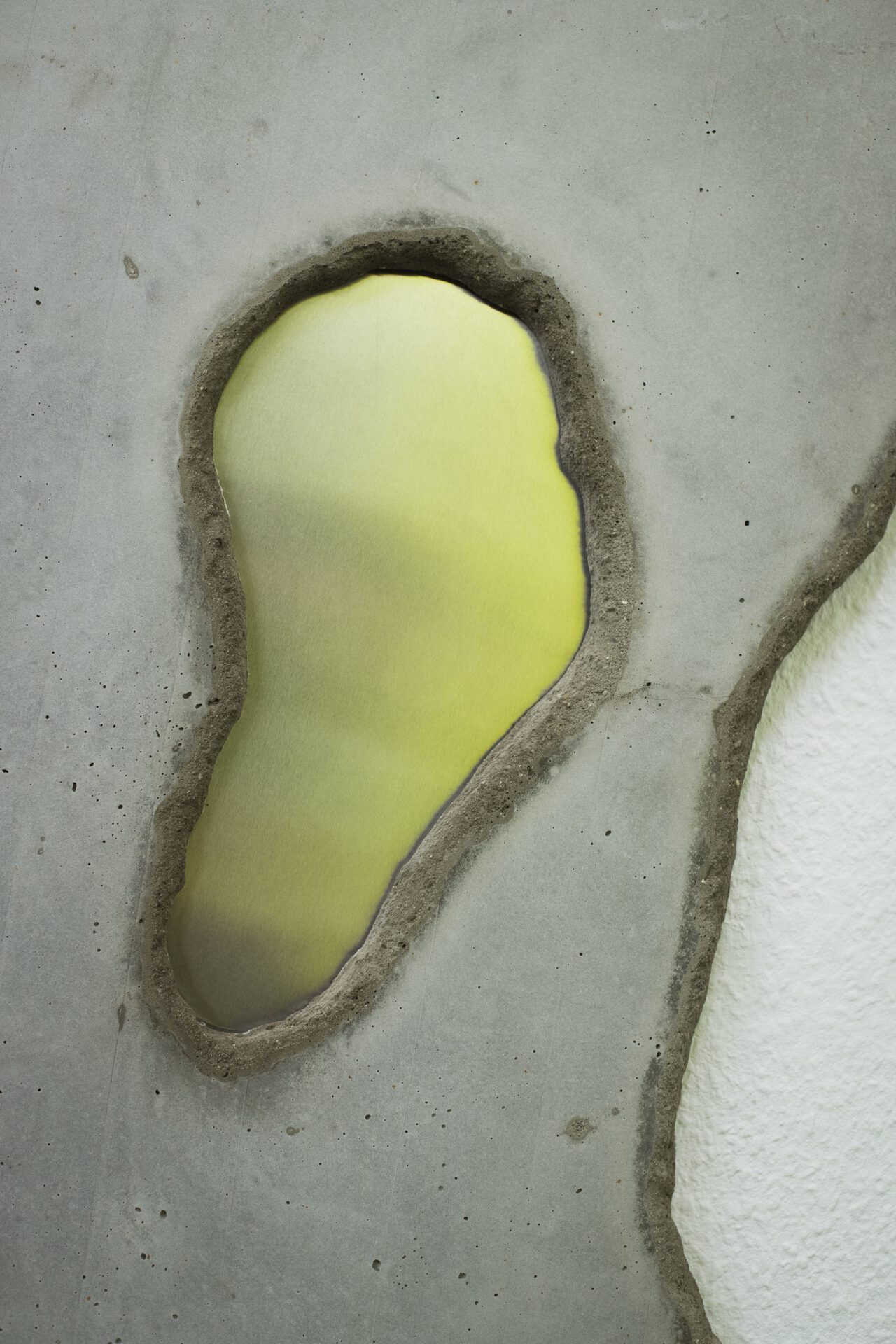 Pauline Cordier, Tamis Misat # 3, concrete / aluminium, 110x61x2cm (43.3x24x0.7 inches), 2020