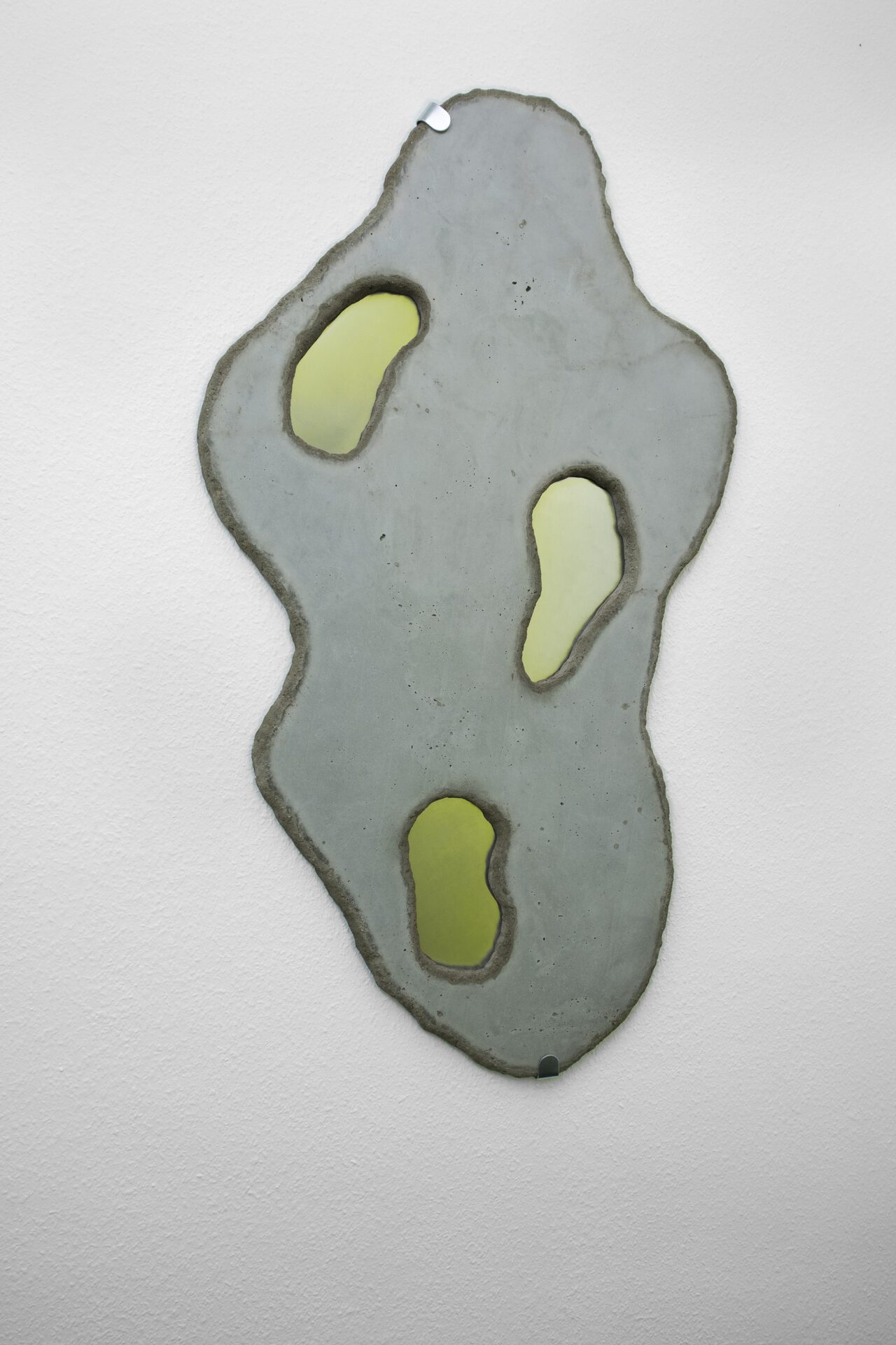 Pauline Cordier, Tamis Misat # 3, concrete / aluminium, 110x61x2cm (43.3x24x0.7 inches), 2020 (detail)