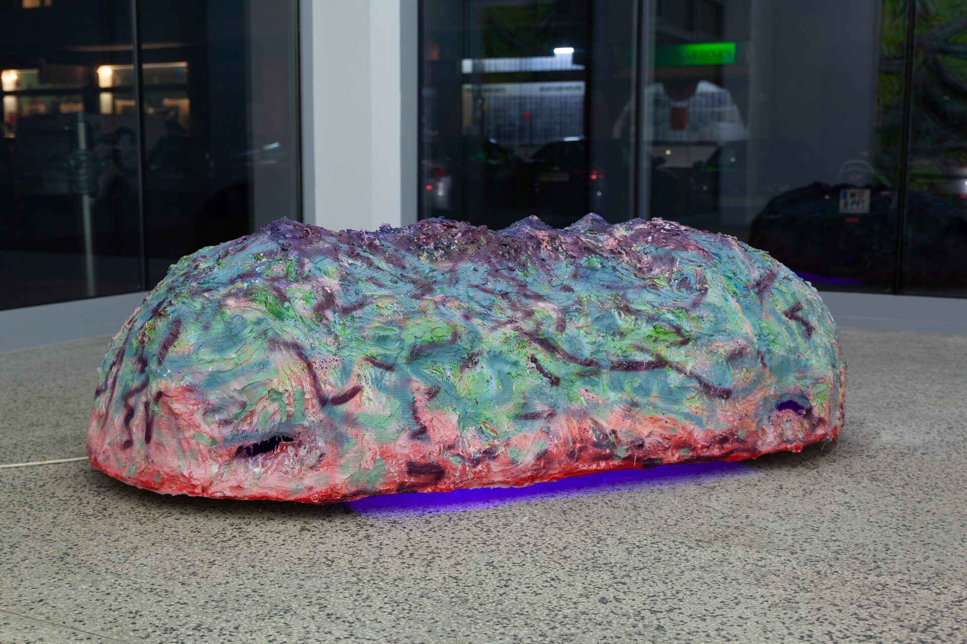 Valentin Aigner, Große Assel, 2021, wood, cardboard, fabric, plaster, acrylic, lacquer, UV lamp, 203x64x54cm