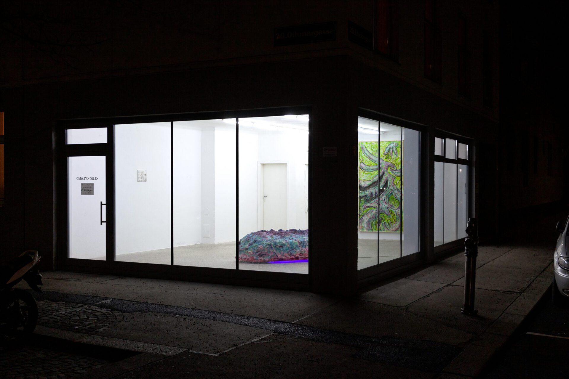 Valentin Aigner, Scary Neighbor 3D, 2021, installation view 1