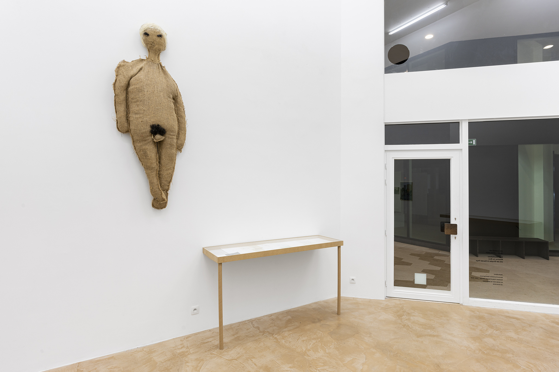 Un Endroit Sûr, installation view, Galerie Duflon Racz Brussels, 2021.