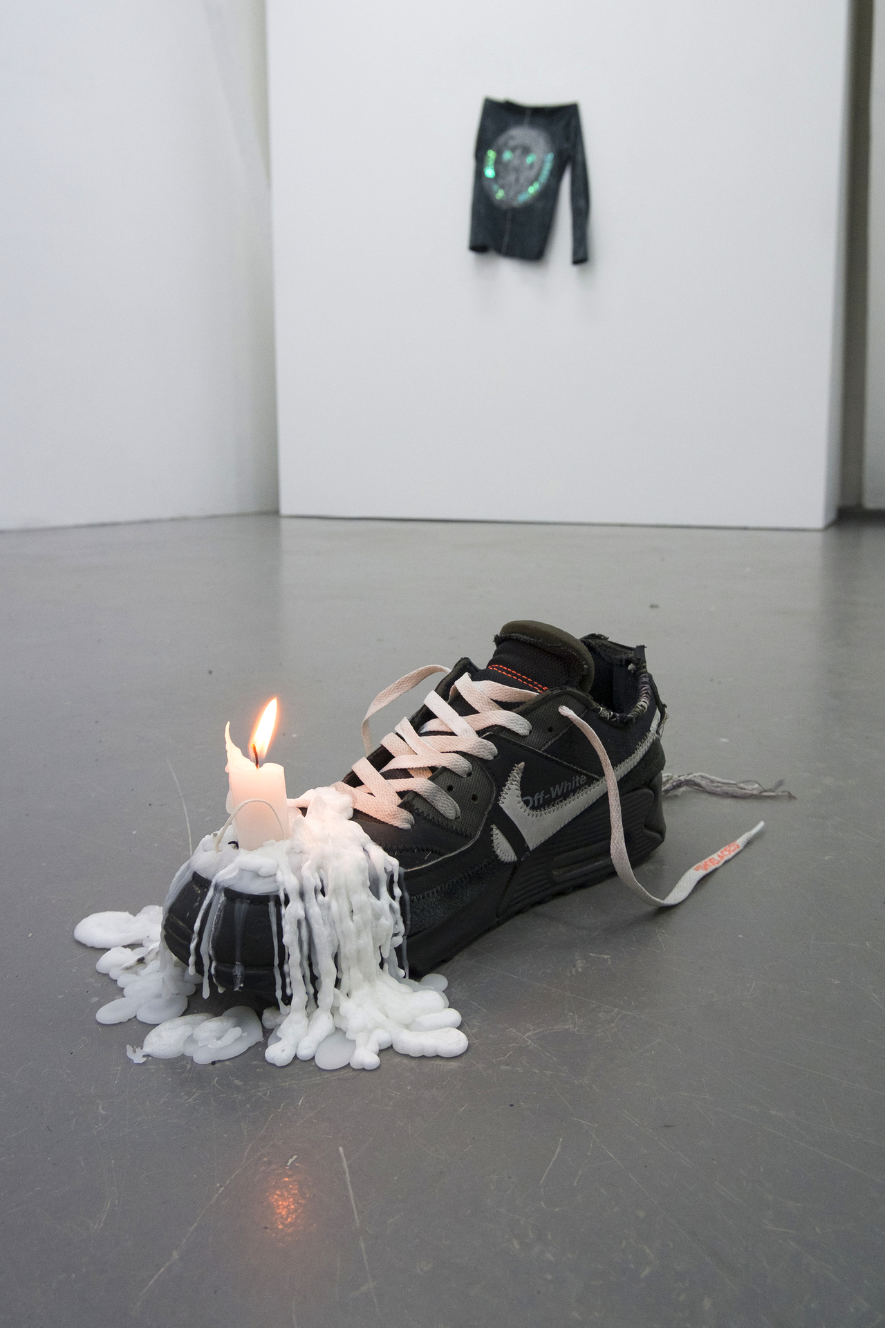 Hypebeast Sneaker Candle Holder (2021)