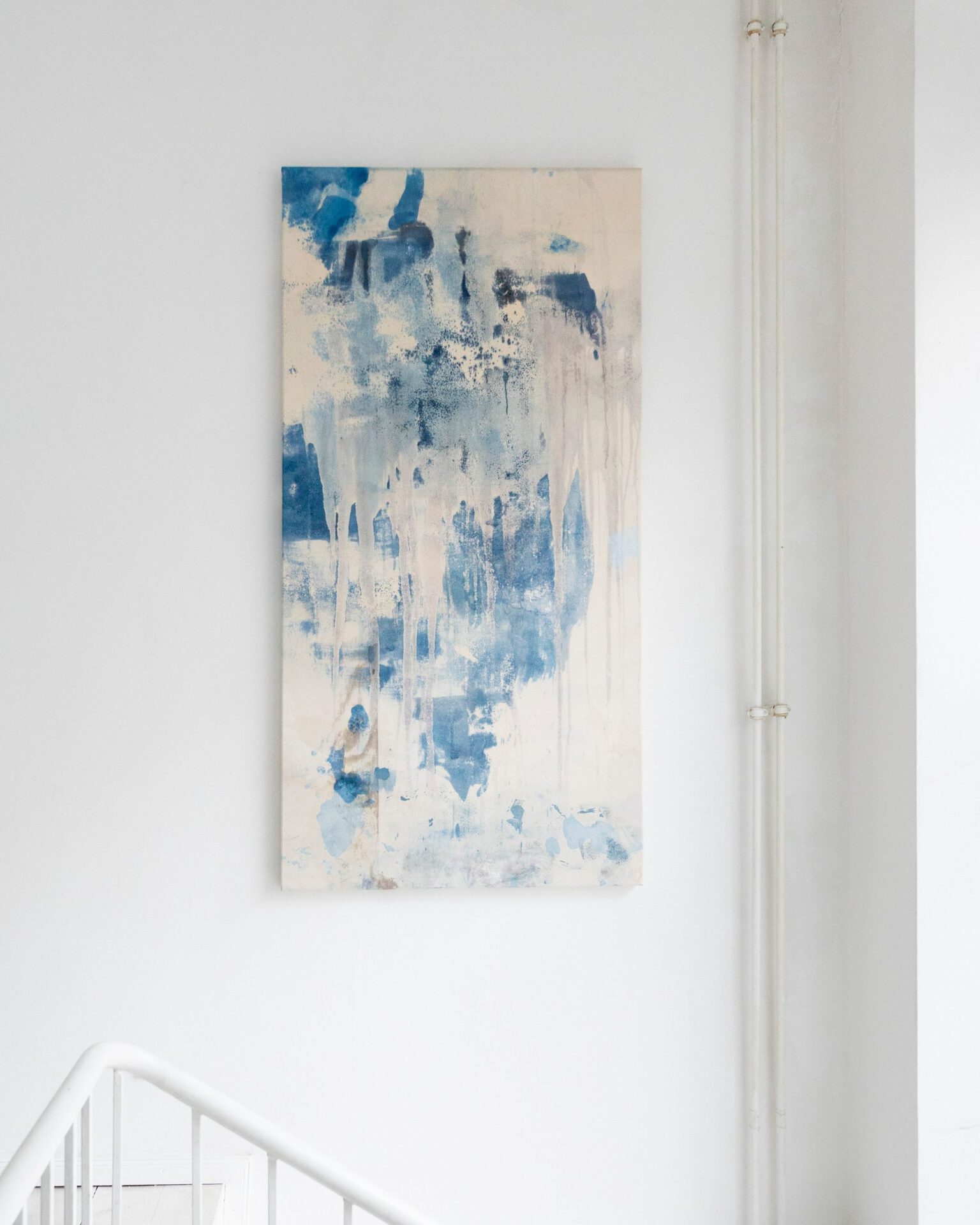 Agnė Juodvalkytė, Indigo, 2018, oil and pigment on canvas, 200x100cm