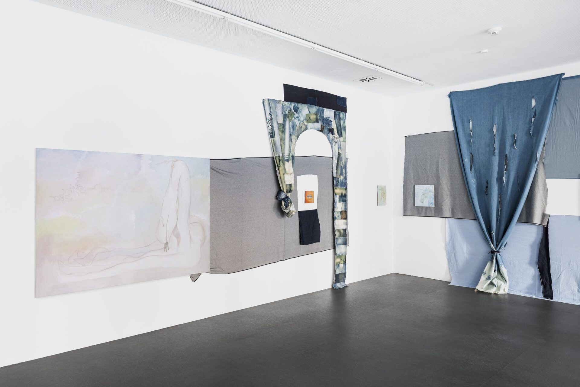Alison Yip, BARE HEEL COUNTRY, exhibition view, Dortmunder Kunstverein, 2020  Photo: Roland Baege
