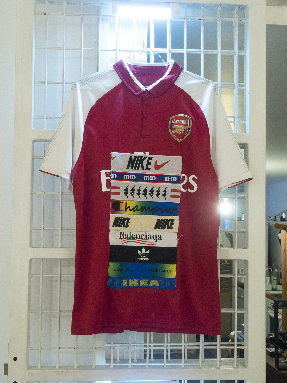 Alexandre Bavard, Soccer jersey Arsenal (2018) Soccer singlet, fake printed brands, 78 x 54 cm