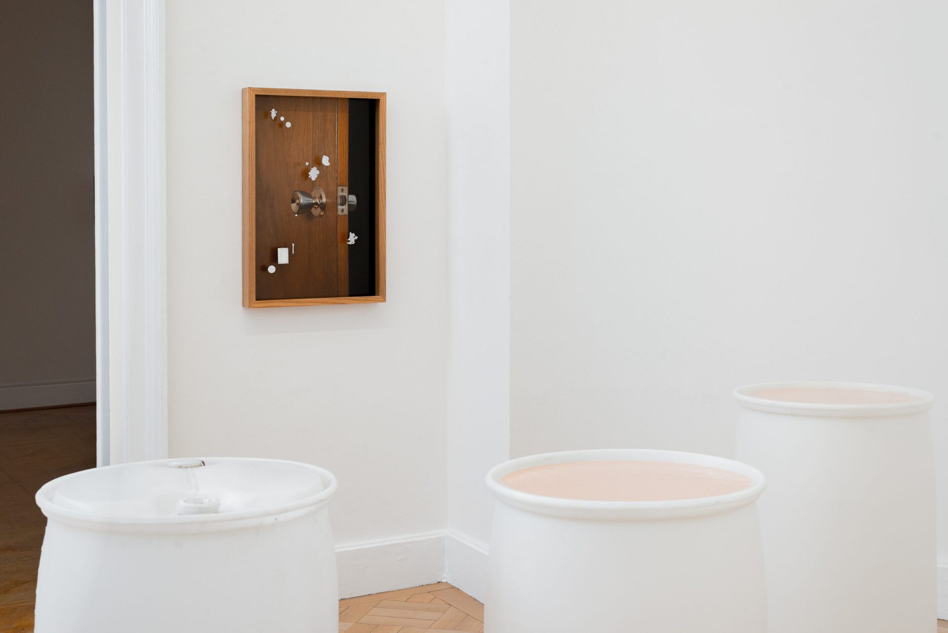 Nadia Belerique, Doors, 2018, Installation View at Kunstverein Braunschweig 2020 Courtesy: the artist and Daniel Faria Gallery, Toronto. Photo: Stefan Stark