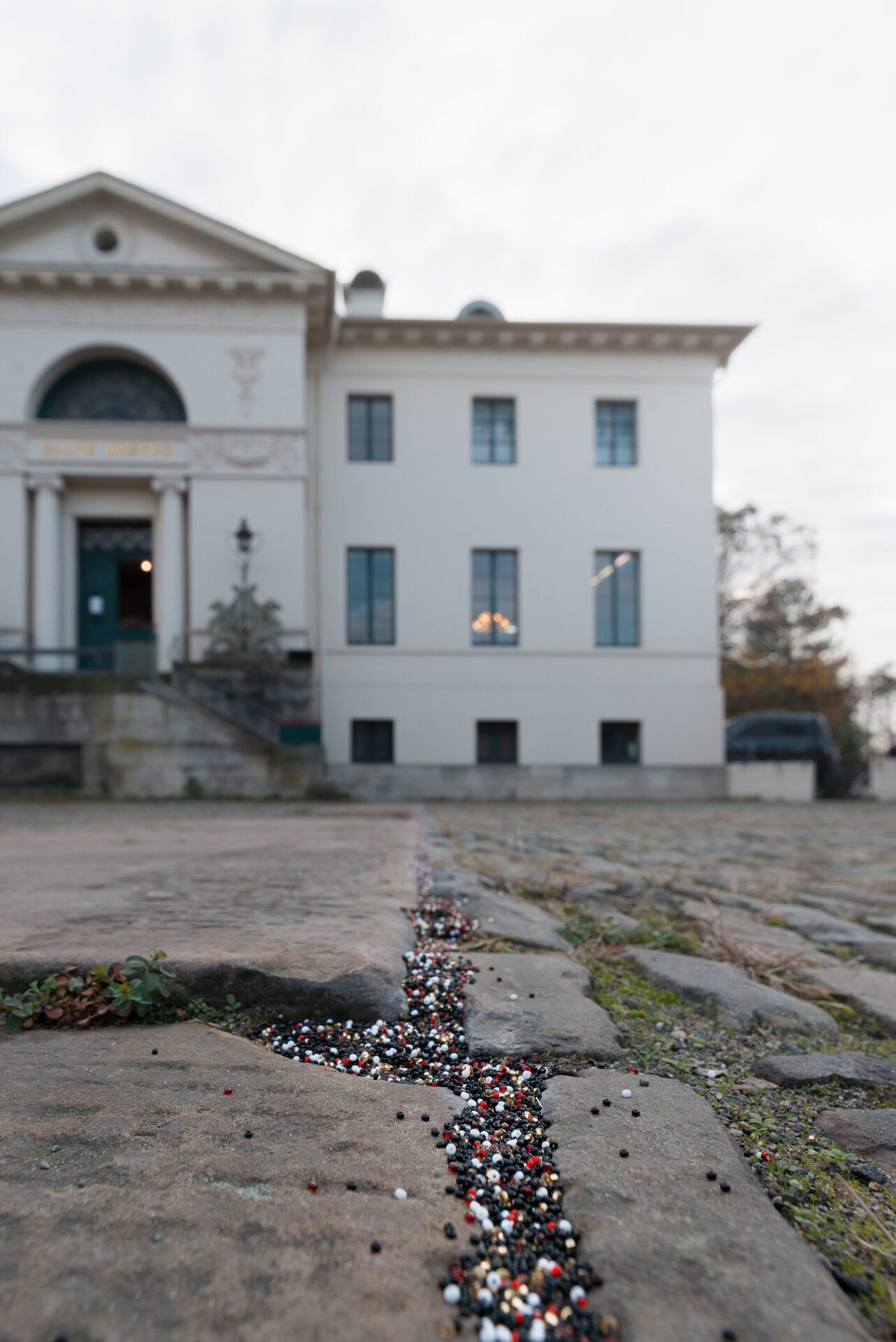 Jeneen Frei Njootli, Fighting for the title not to be pending, 2020, Installation View at Kunstverein Braunschweig 2020 Courtesy: the artist. Photo: Stefan Stark