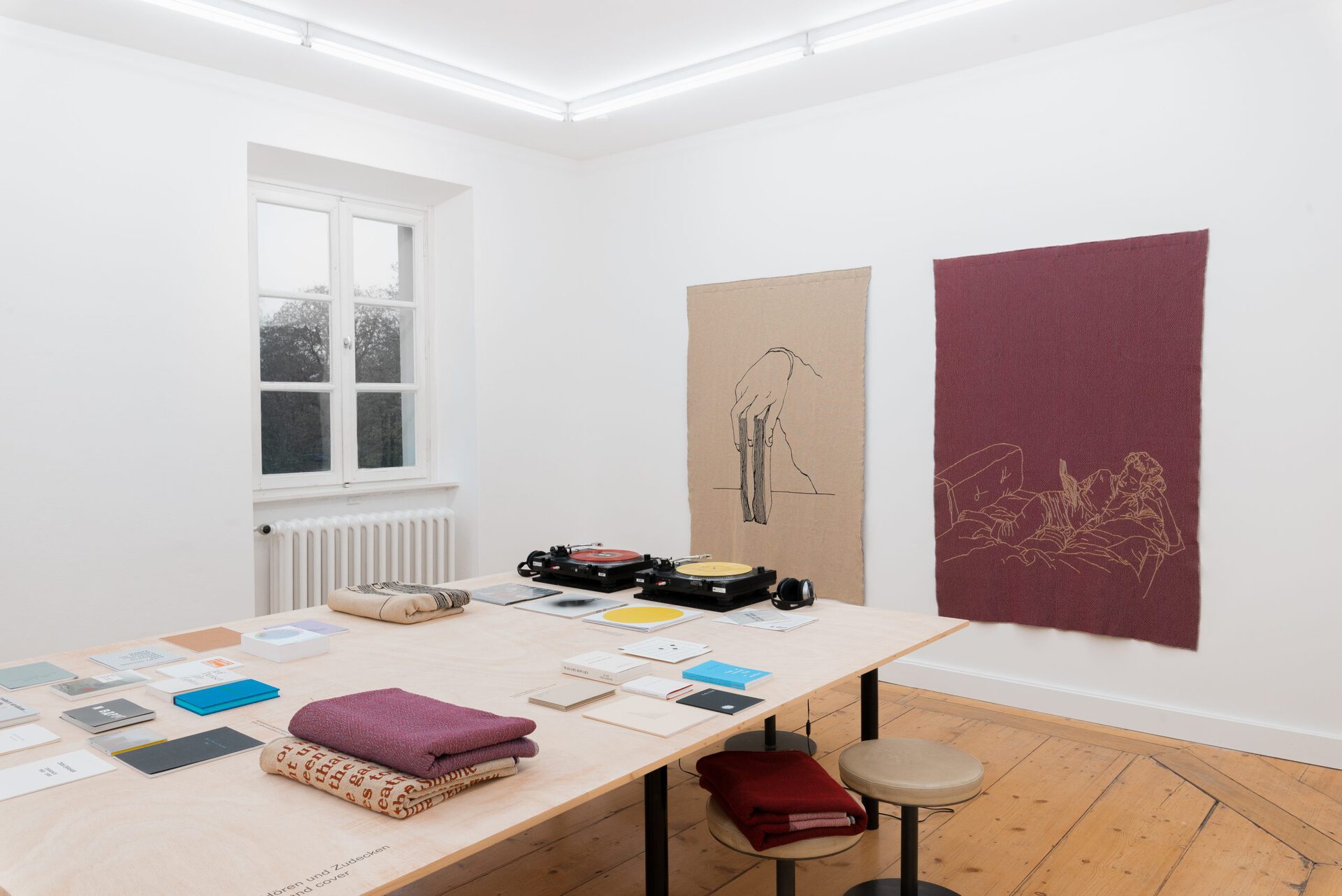 Kathy Slade, Installation View at Kunstverein Braunschweig 2020 Courtesy: the artist and Mónica Reyes Gallery, Vancouver. Photo: Stefan Stark