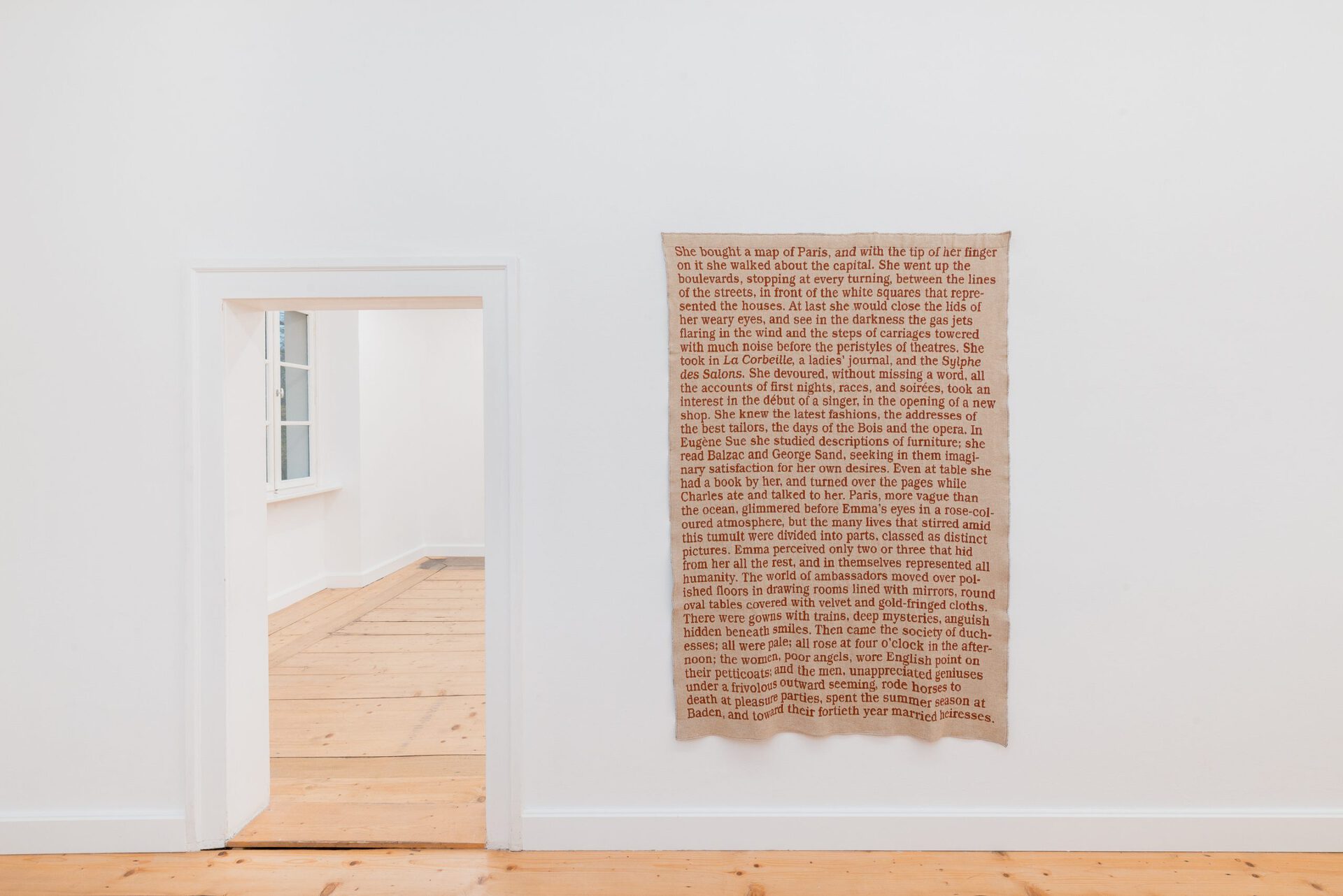 Kathy Slade, For the Readers: Emma Bovary or After Gustave Flaubert: She bought a map of Paris…, 2020, Installation View at Kunstverein Braunschweig 2020 Courtesy: the artist and Mónica Reyes Gallery, Vancouver. Photo: Stefan Stark