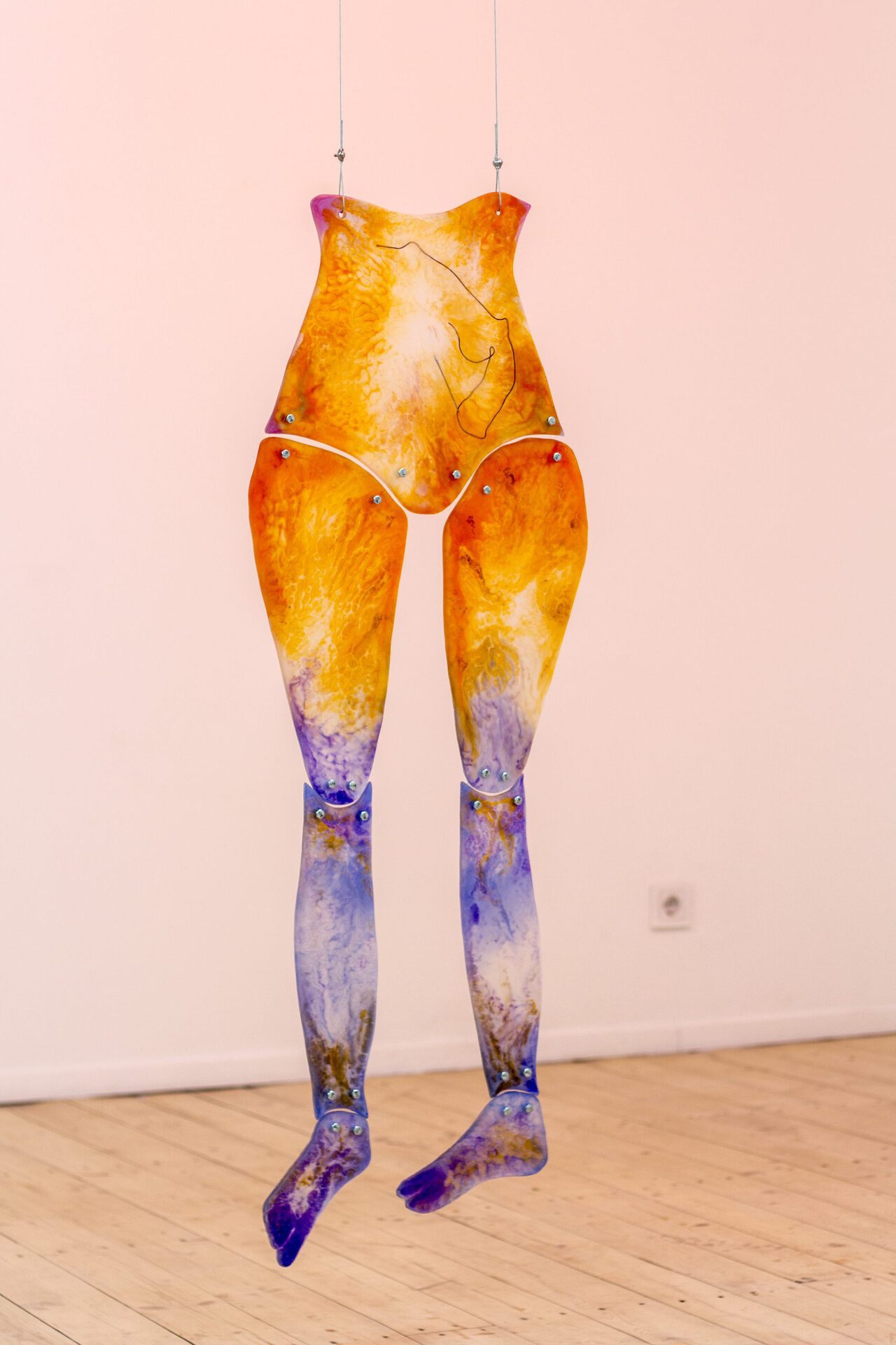 Paloma Proudfoot, Hiding to make room. Resin, needle, thread, Perspex, bolts, 2020