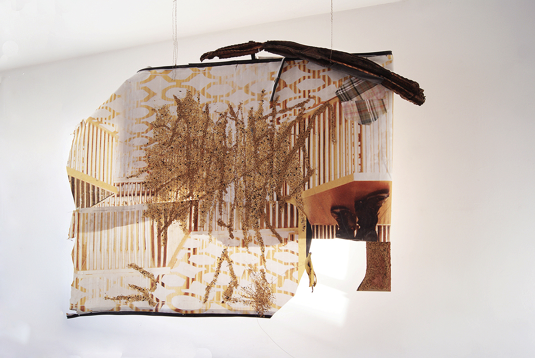 Klára Švandová, Ondřej Doskočil. Medium: installation, bird grain, clay, recycled materials - banner, clothes, banana, cactus