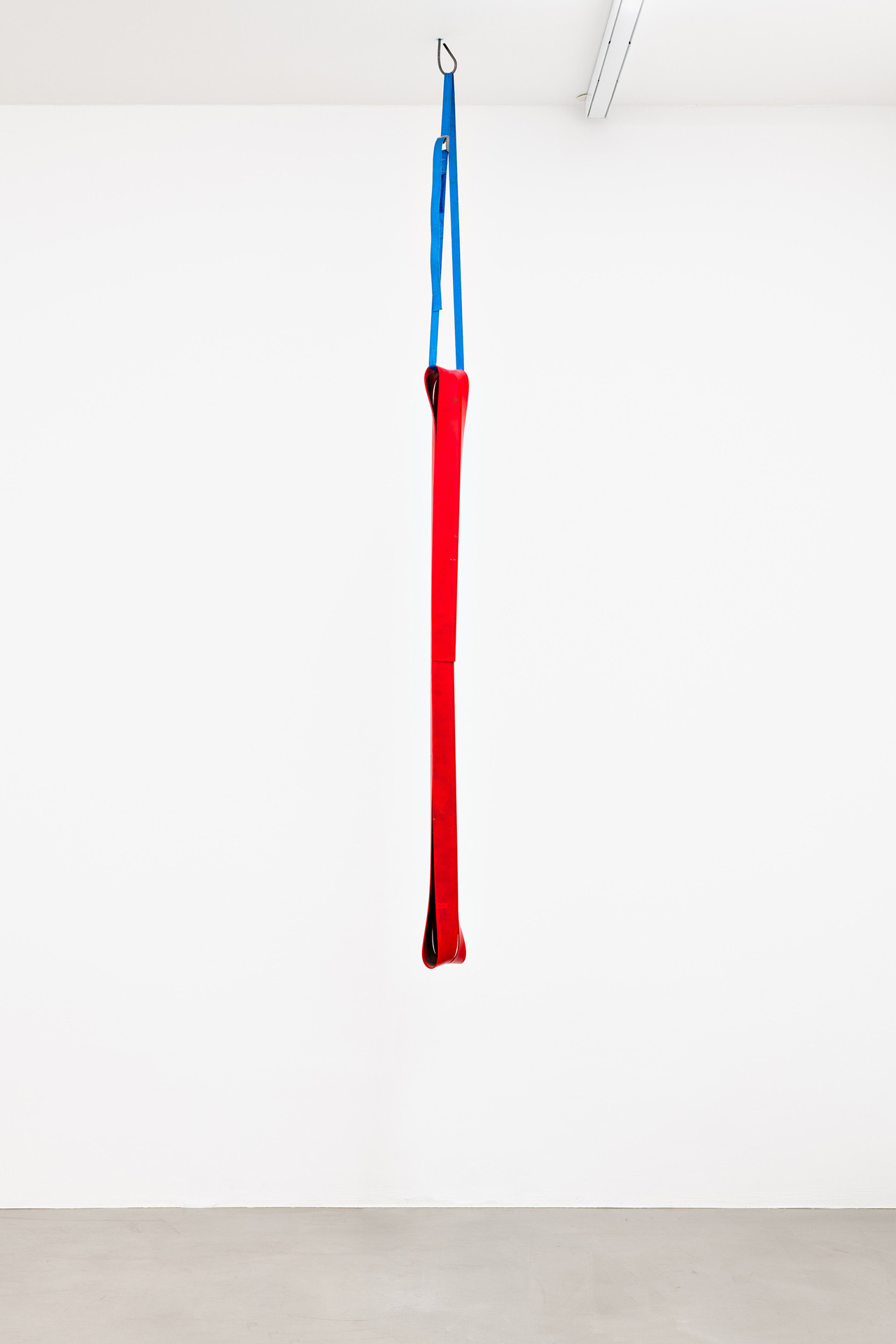 Thea Moeller, 60/60 (red), 2020, steel, lacquer, strap, 147 × 12 × 8.5 cm