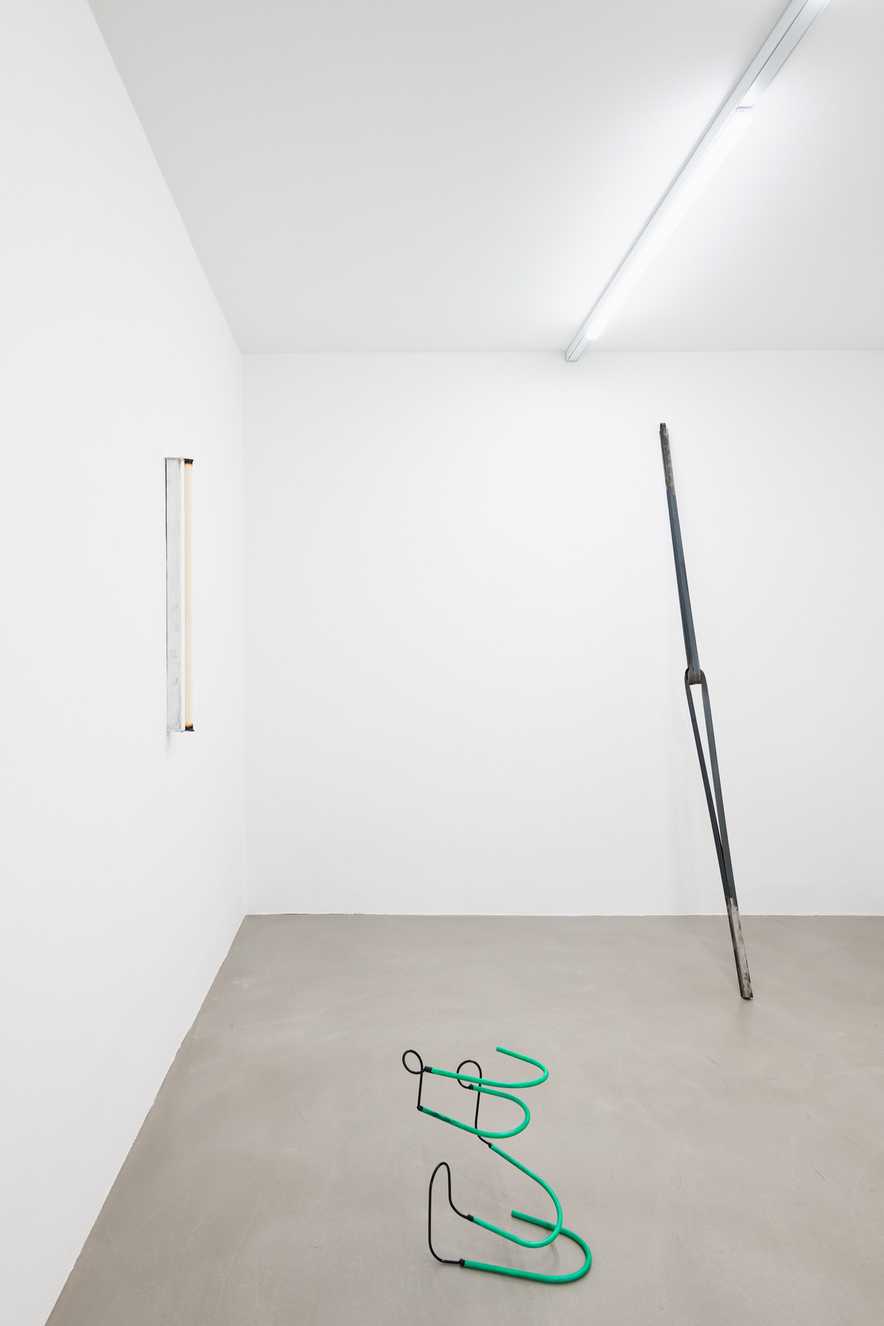 Thea Moeller, Beach Road Scissors, installation view, Wonnerth Dejaco, Vienna 2021