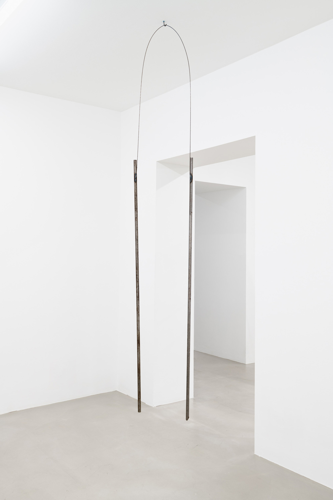 Thea Moeller, Beach Road Scissors #2, 2020, steel, 260 × 40 × 2 cm