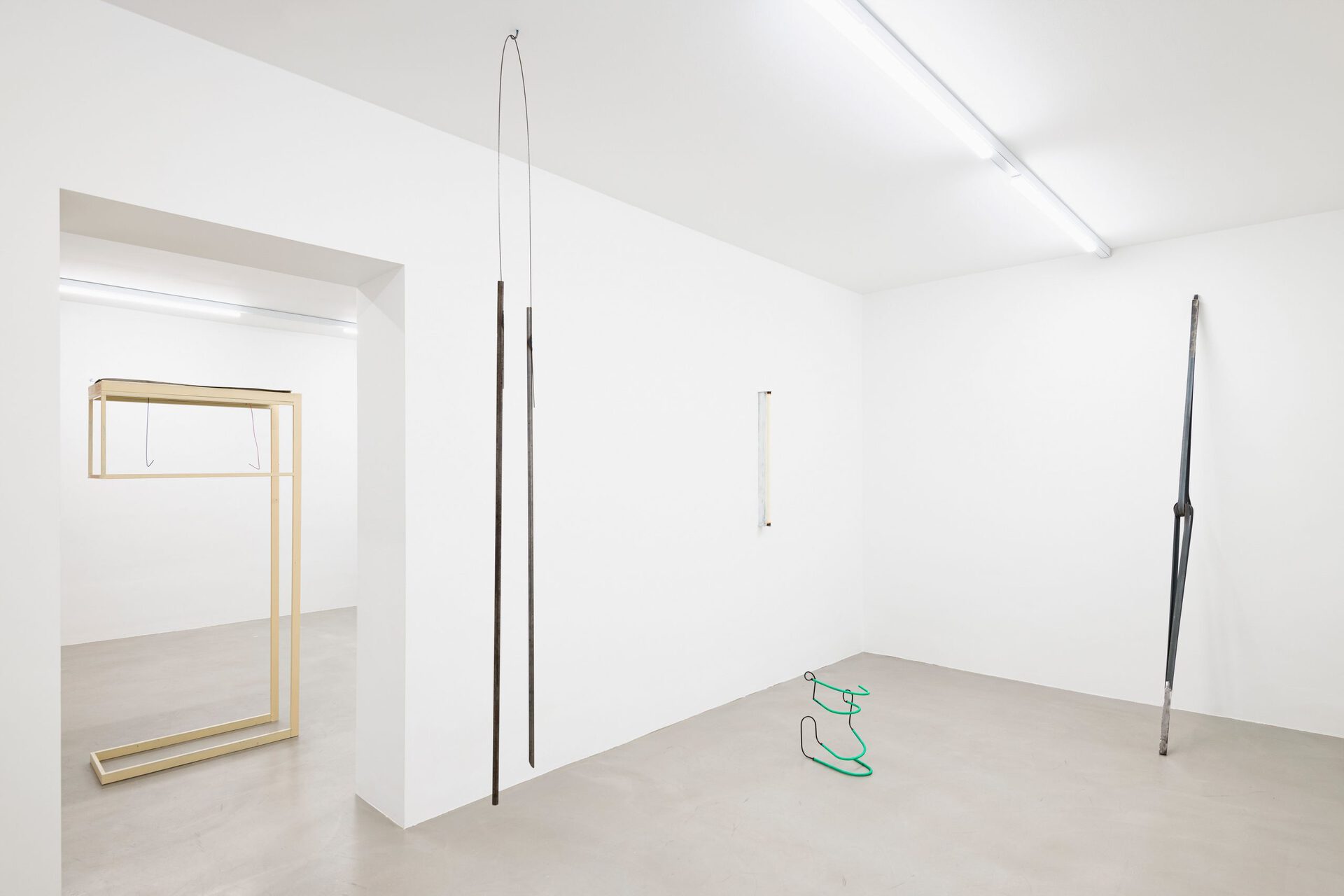 Thea Moeller, Beach Road Scissors, installation view, Wonnerth Dejaco, Vienna 2021