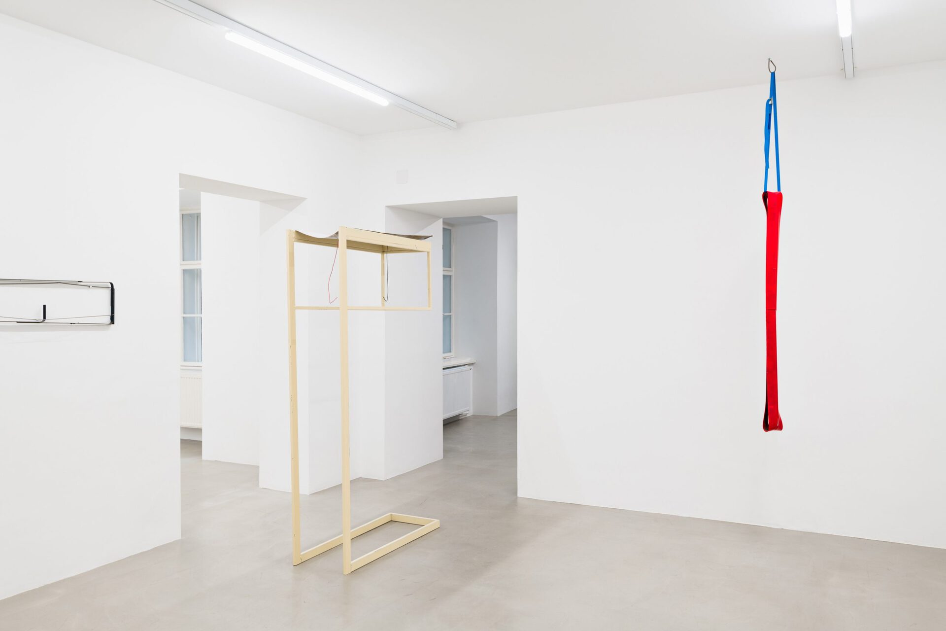 Thea Moeller, Beach Road Scissors, installation view, Wonnerth Dejaco, Vienna 2021