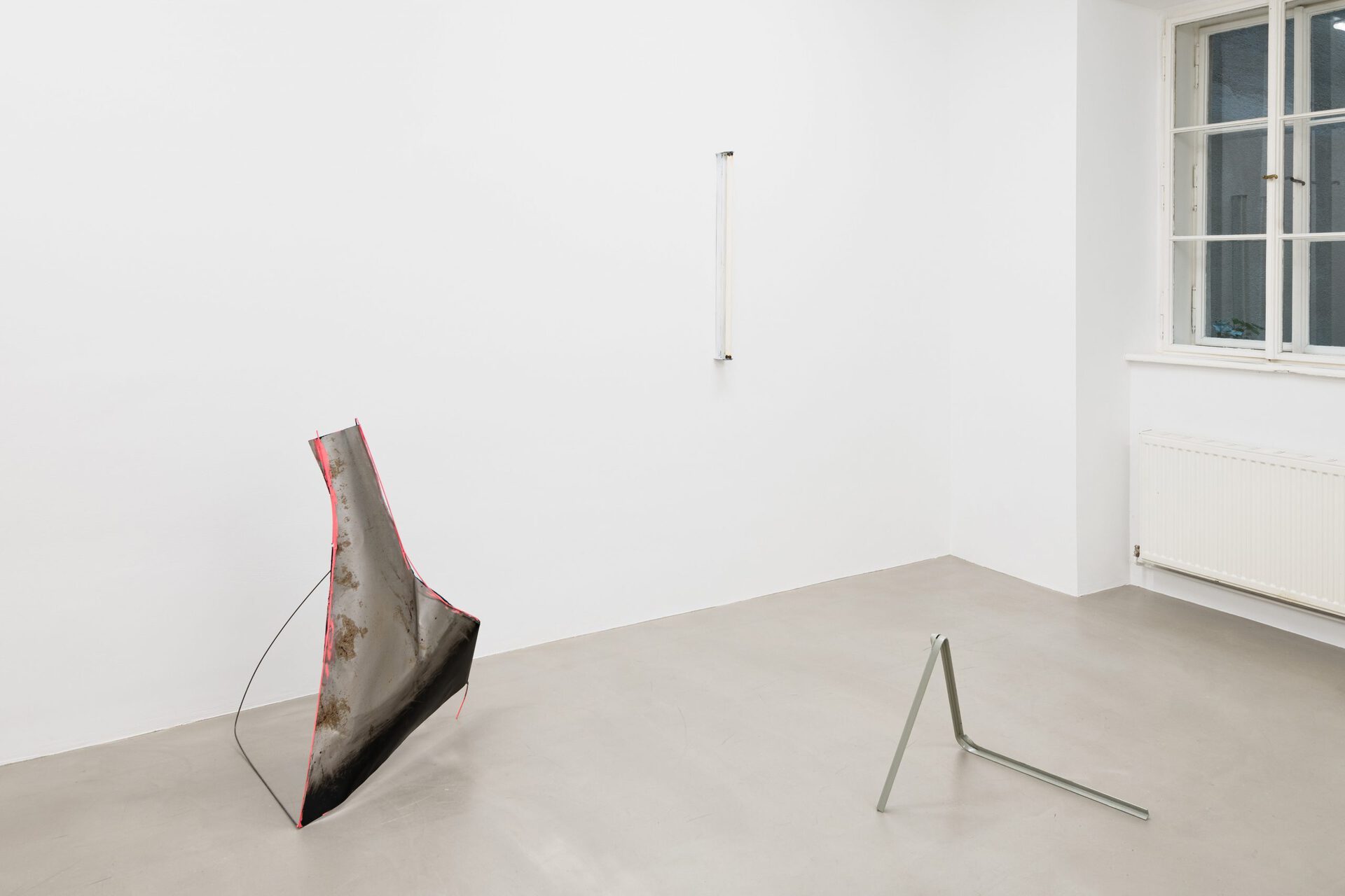 Thea Moeller, Beach Road Scissors, installation view, Wonnerth Dejaco, Vienna 2021