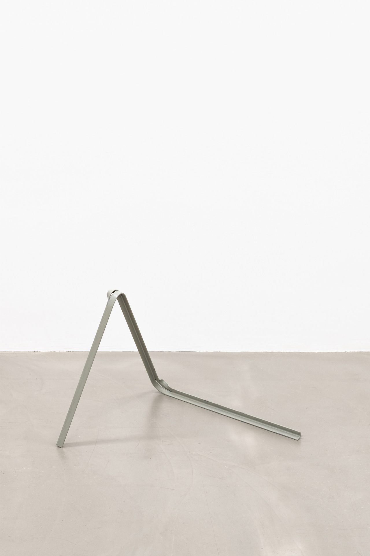 Thea Moeller, Modell (Grey), 2019, steel, lacquer, 49 × 60 × 52 cm