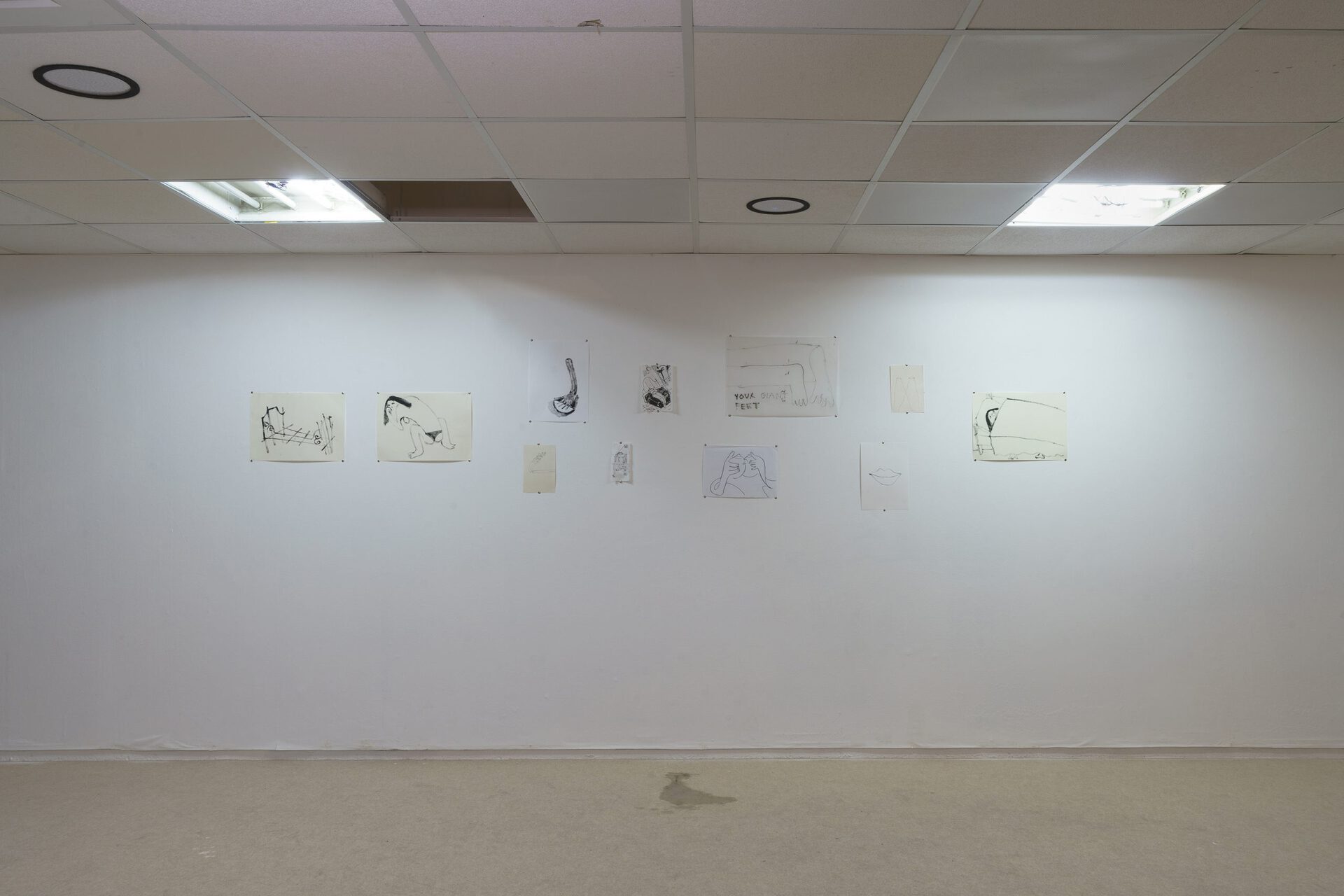“Blade Memory,” 2020-2021. View of the exhibition at CCA Tel Aviv; works by Narkis Vizel and Yonatan Geron and Ariel Kleiner. Photo: Liat Elbling.