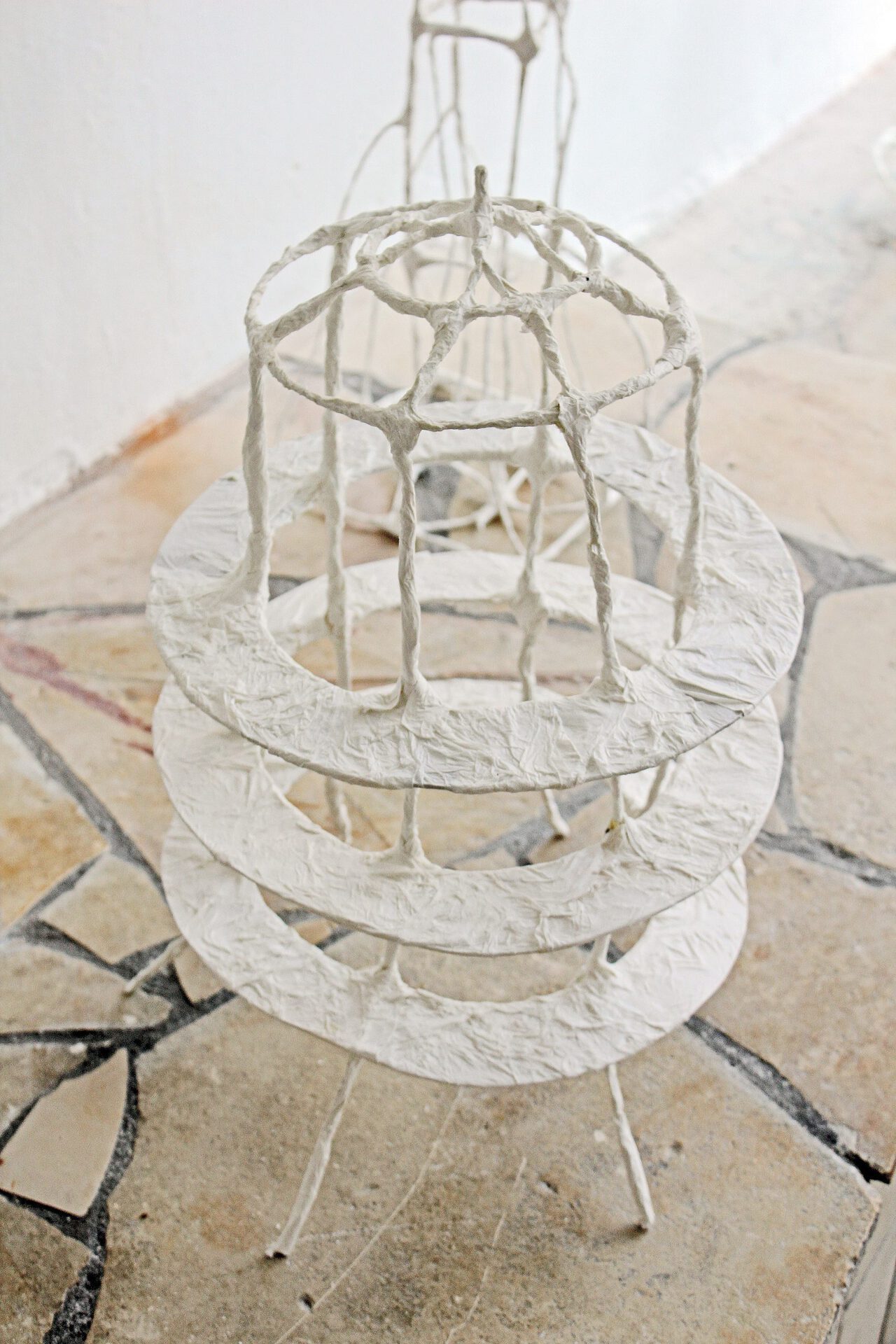 Anna Bochkova, Alfa Cassiopeia, 2021 60x20x20 cm paper, wire, wood