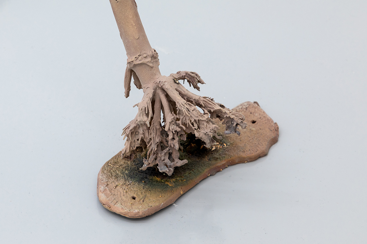 Luca Francesconi, Xenoestrogeno, 2021, bronze, 175 x 52 x 30 cm