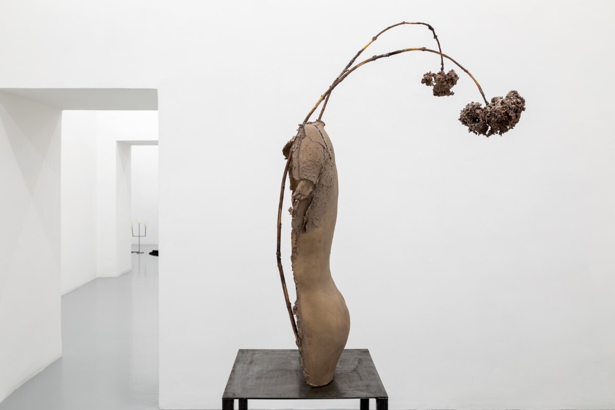 Luca Francesconi, Huacatay 1992, 2021, bronze, iron, 195 x 85 x 75 cm