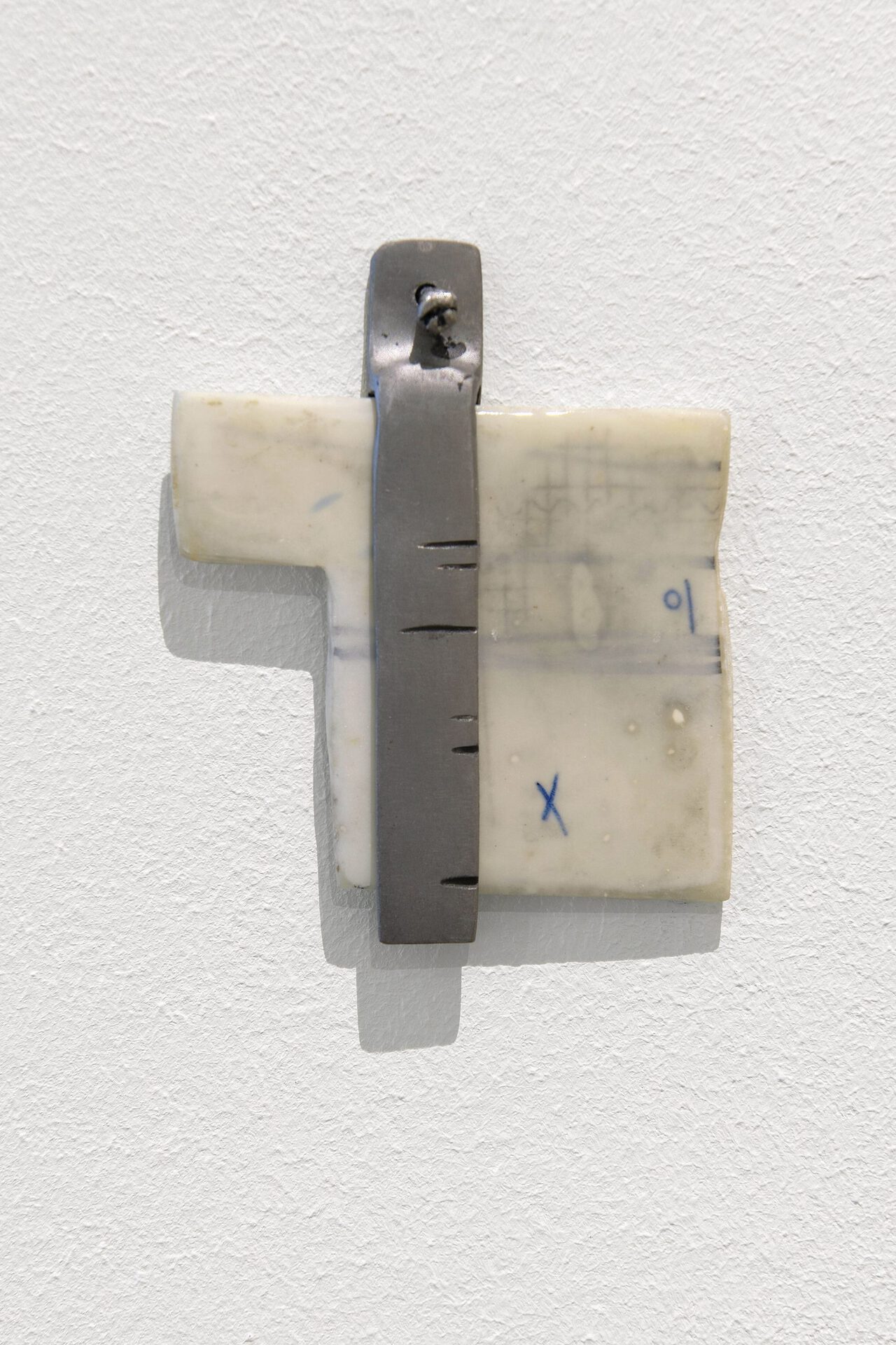 Margot Pietri, between us, 2020, steel, fiberglass, epoxy resin, pigments, colored pencils, 8 x 8 x 0.5 cm