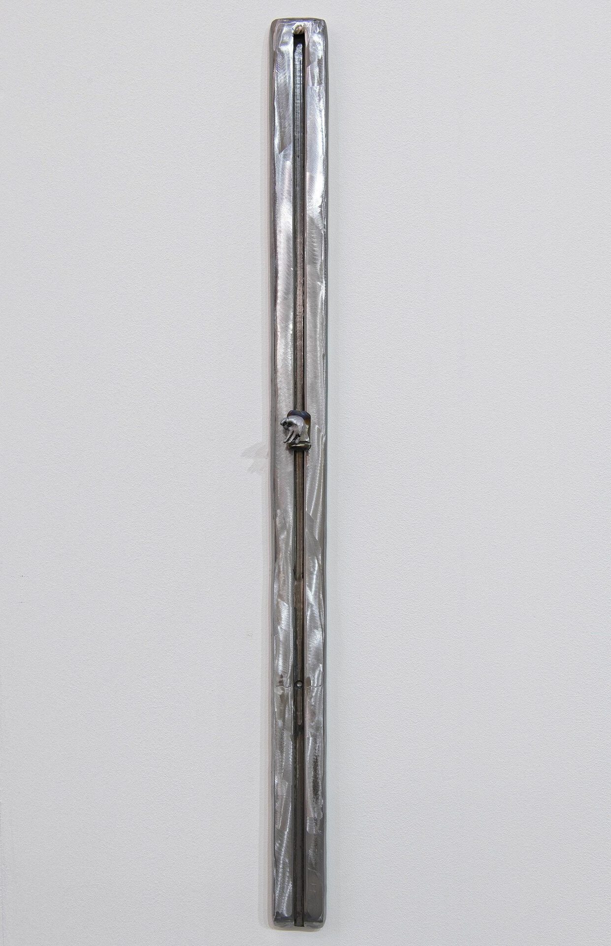 Margot Pietri, all is well, 2020, steel, 120 x 8 x 5 cm