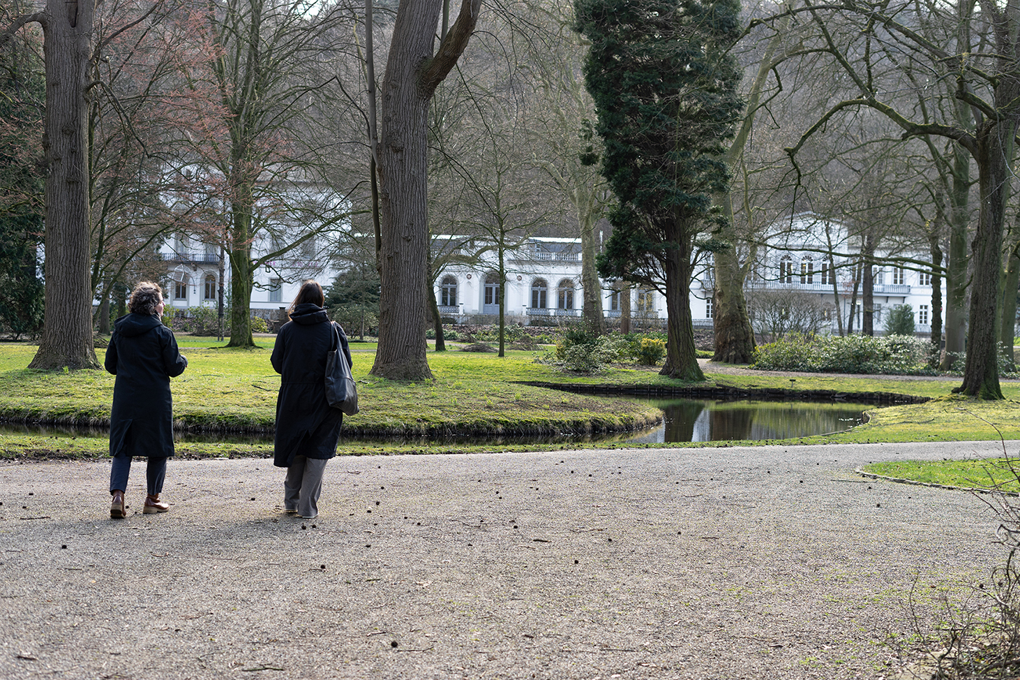 Visitors listening to Istanbul Queer Art Collective, "A Walk In The Park", 2021