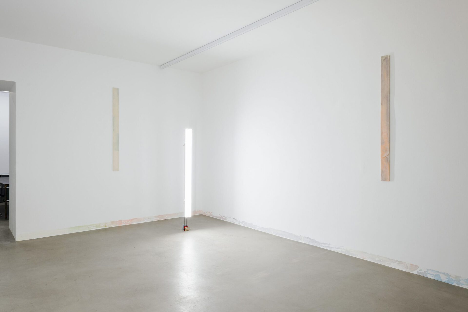 Axel Koschier, märzzimmeraprilzimmer, installation view, Wonnerth Dejaco, Vienna 2021