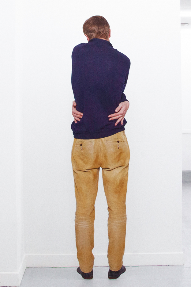 Gerrit Frohne-Brinkmann, +1 , 2015, UV printing on honeycomb cardboard, stainless steel, 192 x 44 x 29 cm