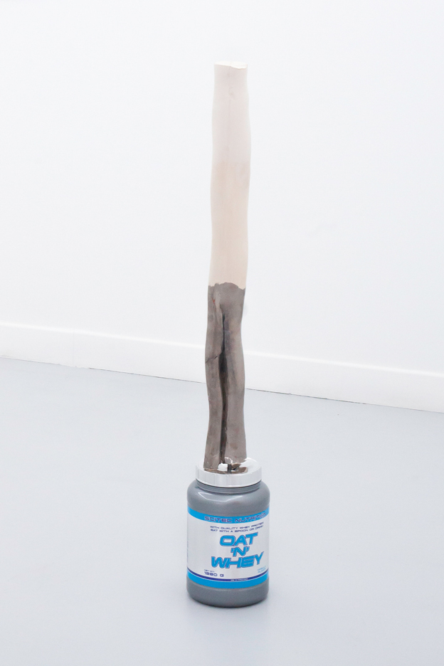 Charlotte Dualé, GO MAN GO, 2013, glazed ceramic and whey powder box , 105 x 25,8 cm